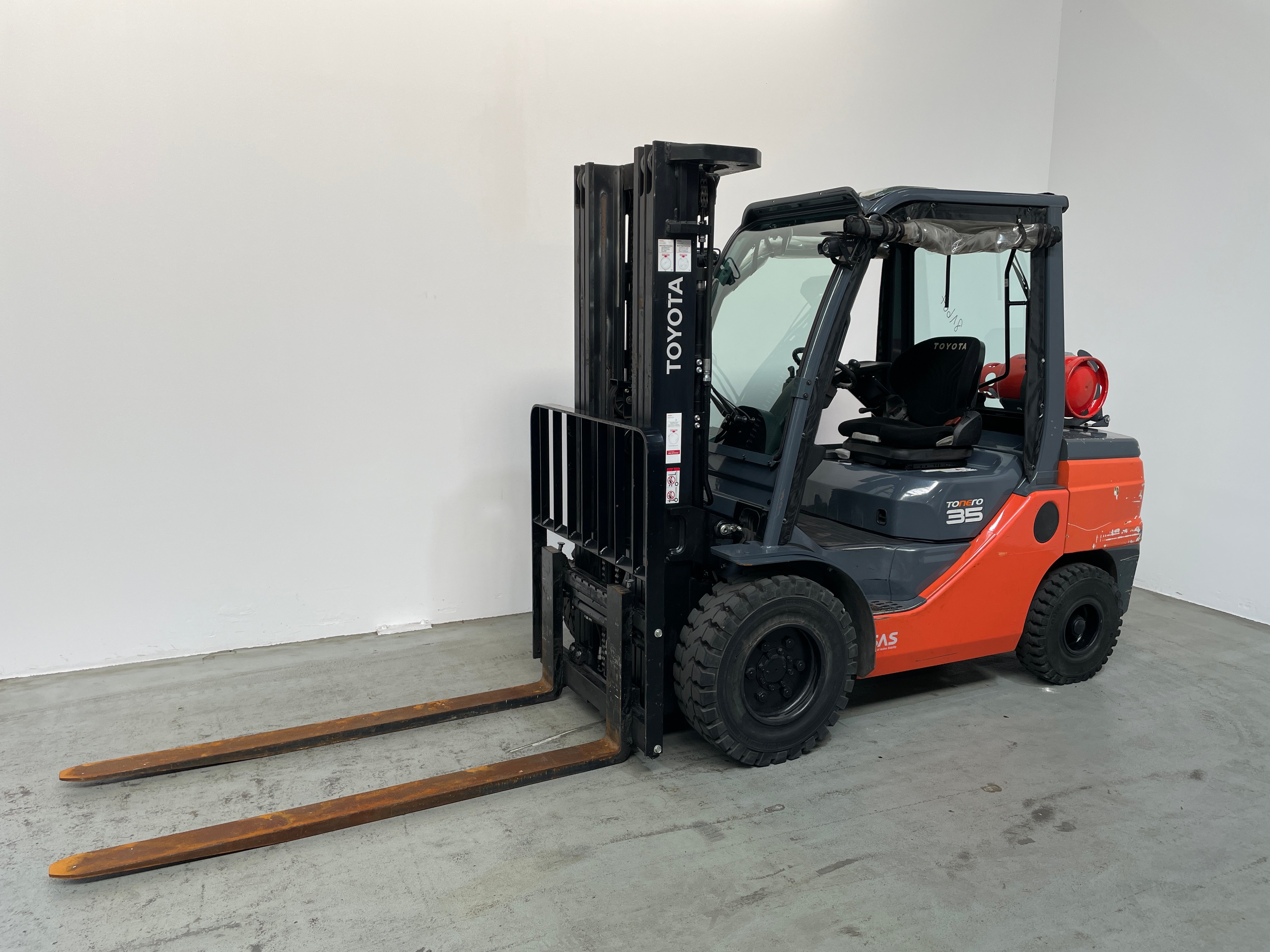 Treibgasstapler Toyota 02-8FGJF35 (BJ: 2022)