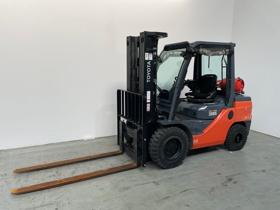 Treibgasstapler Toyota 02-8FGJF35 (BJ: 2022)