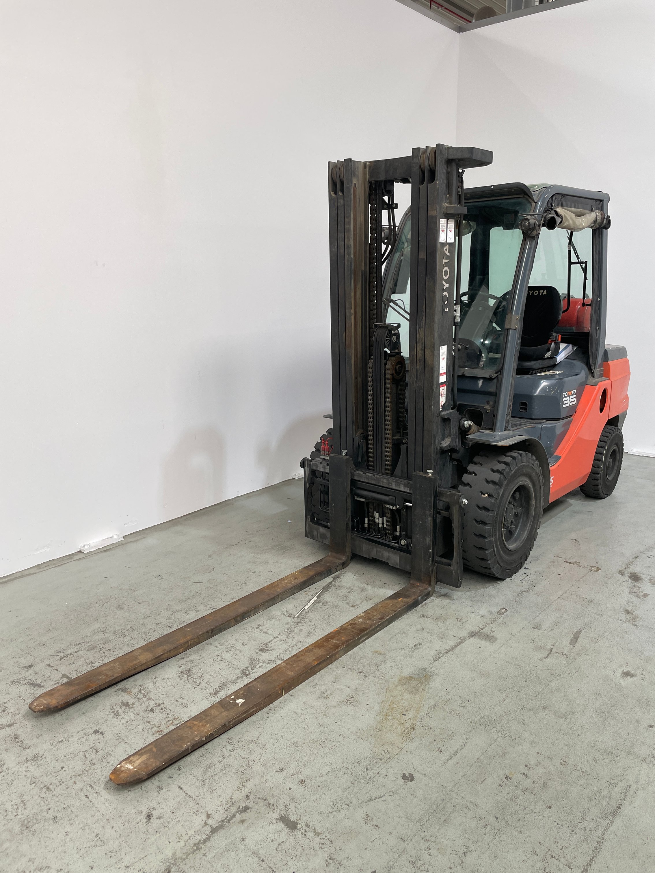 Treibgasstapler Toyota 02-8FGJF35 (BJ: 2022)
