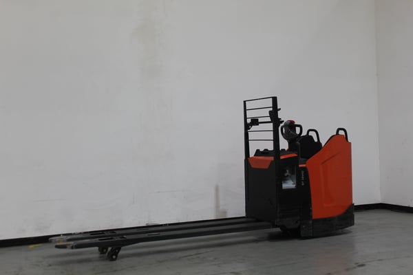 Elektrischer Niederhubwagen Toyota LPE200 (BJ: 2022)