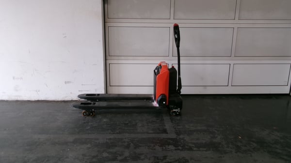 Elektrischer Niederhubwagen Toyota LHE130 (BJ: 2022)