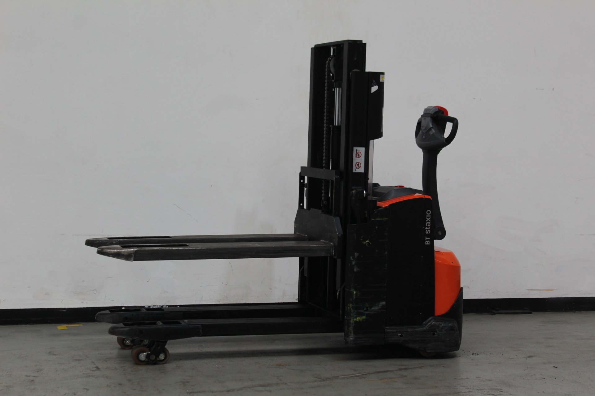 Elektrischer Hochhubwagen Toyota SWE200D (BJ: 2022)