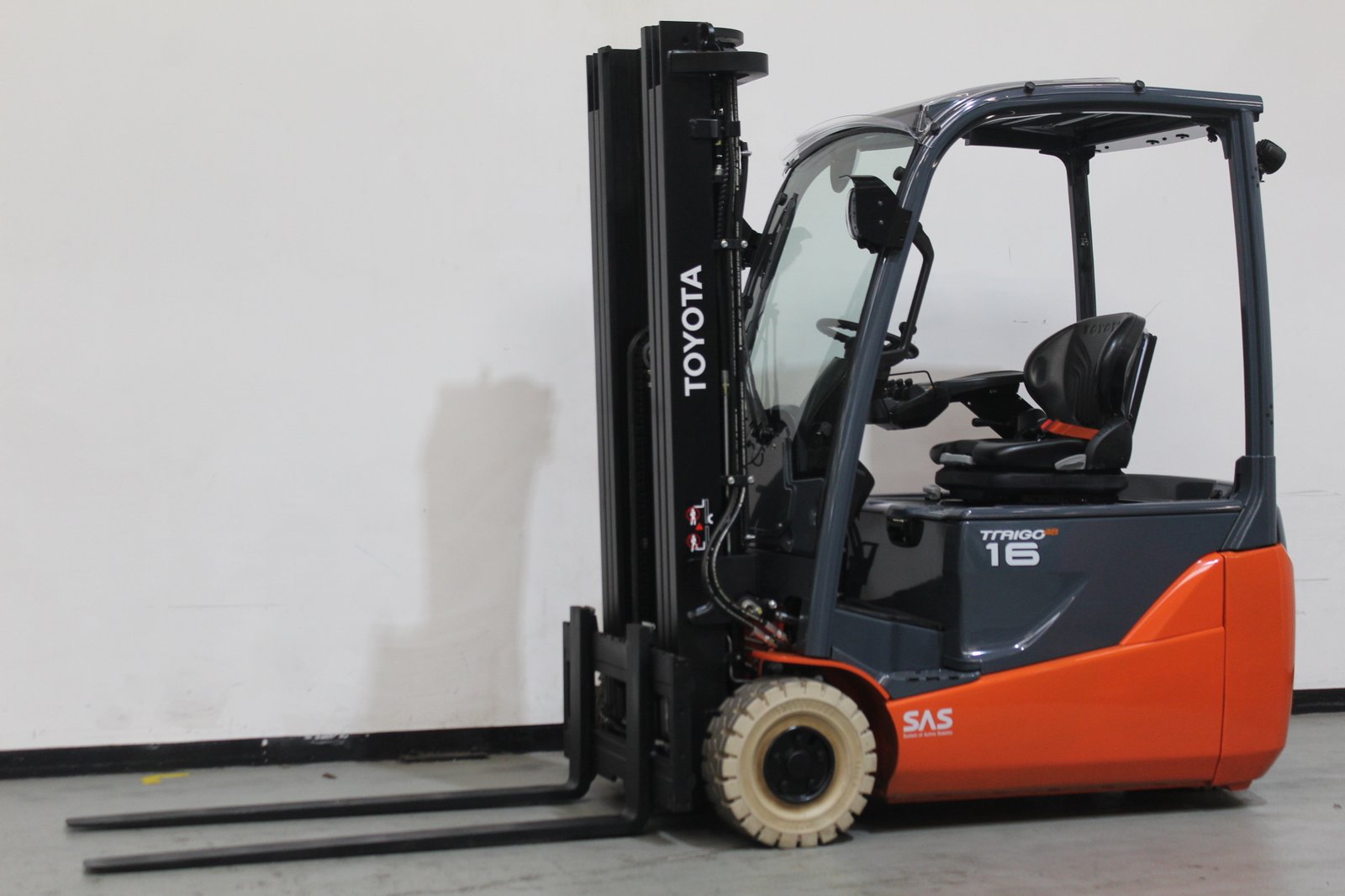 Elektro 3 Rad-Stapler Toyota 8FBE16T (BJ: 2022)