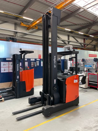 Schubmaststapler Toyota RRE160H (BJ: 2023)