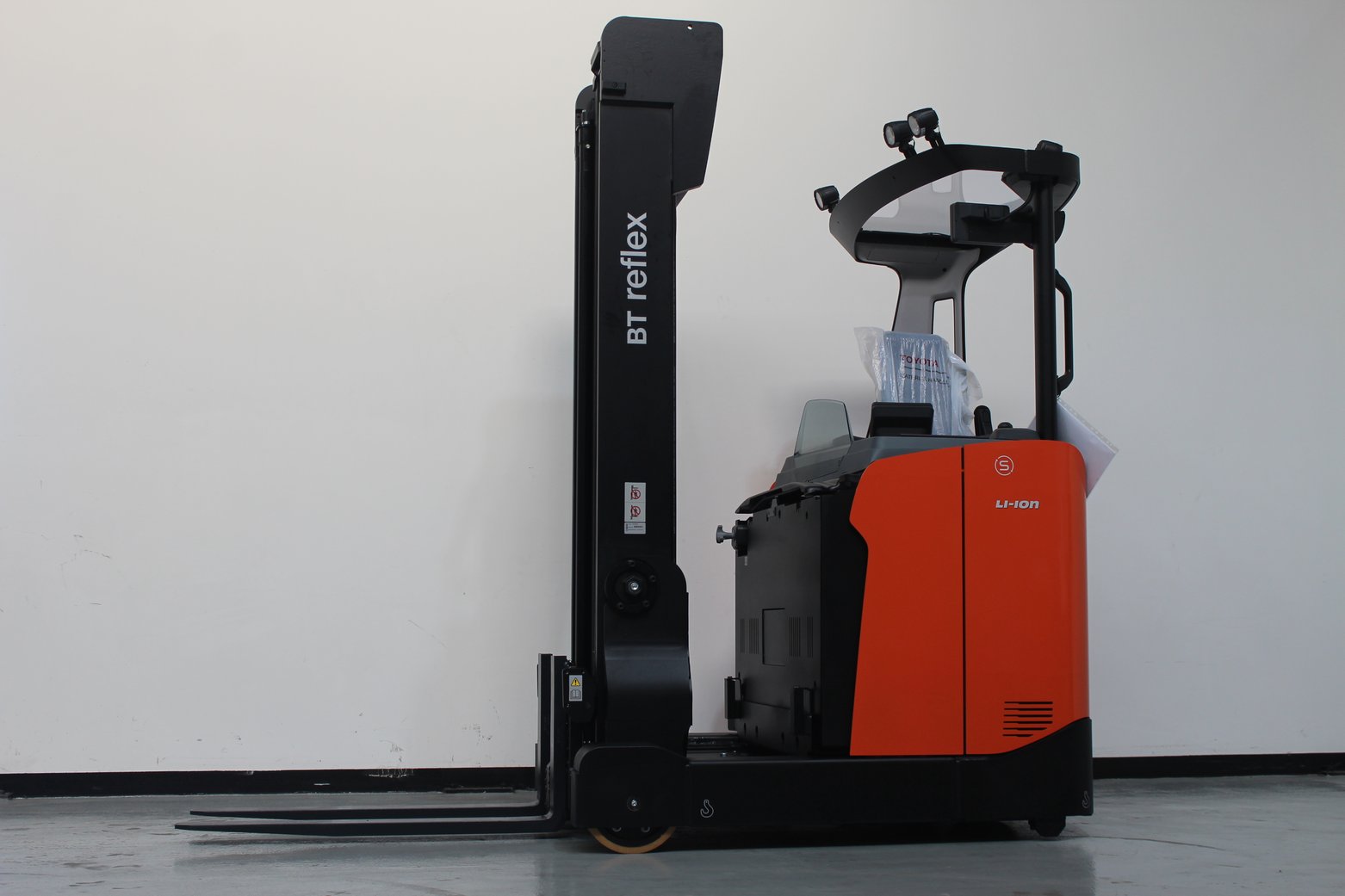 Schubmaststapler Toyota RRE140HE (BJ: 2022)