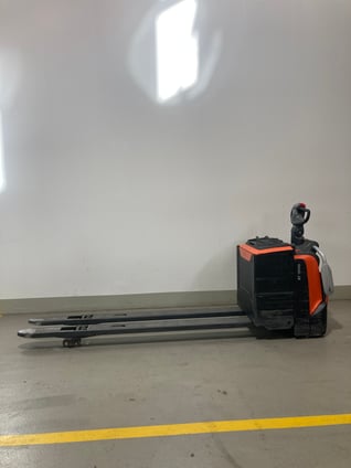 Elektrischer Niederhubwagen Toyota LPE250 (BJ: 2022)