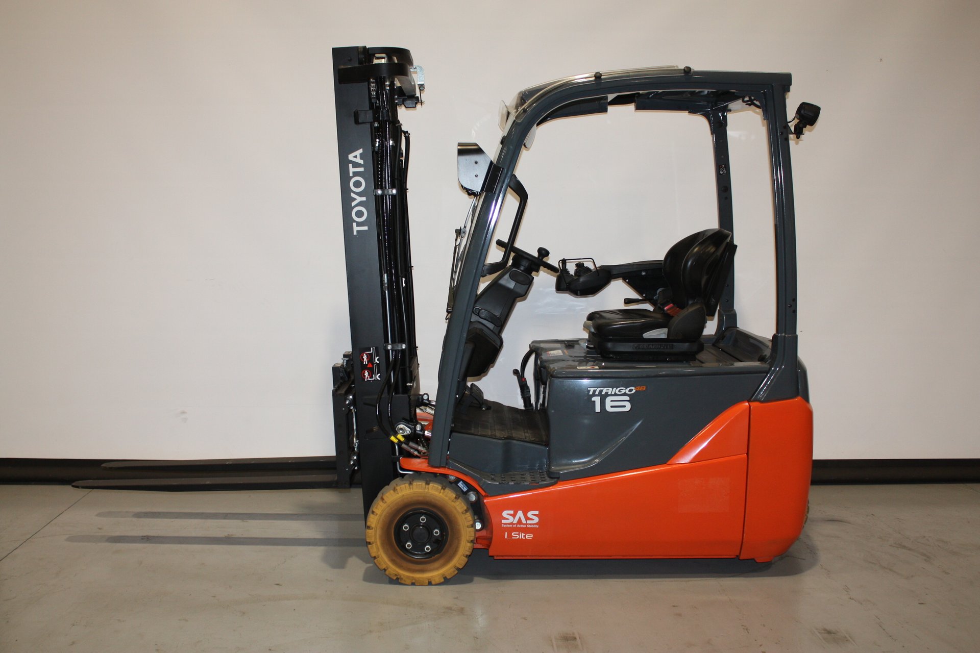 Elektro 3 Rad-Stapler Toyota 8FBE16T (BJ: 2022)