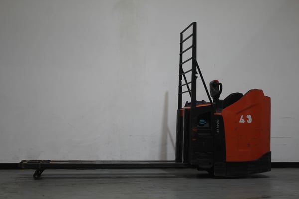 Elektrischer Niederhubwagen Toyota LPE250 (BJ: 2022)