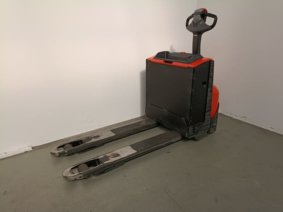 Elektrischer Niederhubwagen Toyota LWE160 (BJ: 2022)