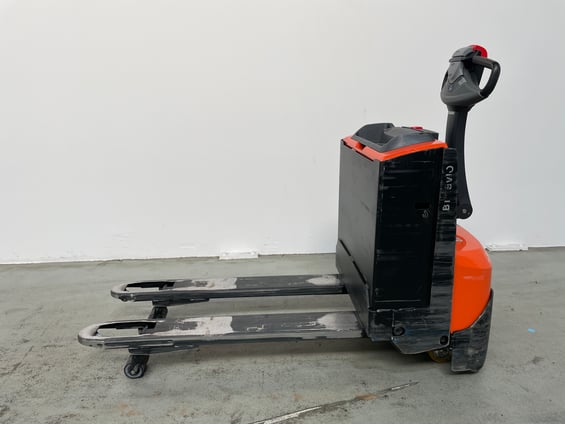 Elektrischer Niederhubwagen Toyota LWE160 (BJ: 2022)