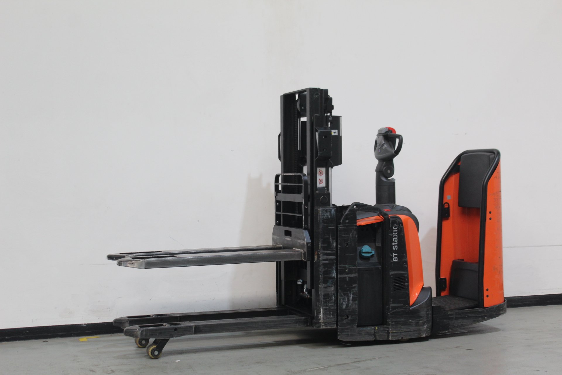 Elektrischer Hochhubwagen Toyota SPE200D (BJ: 2022)