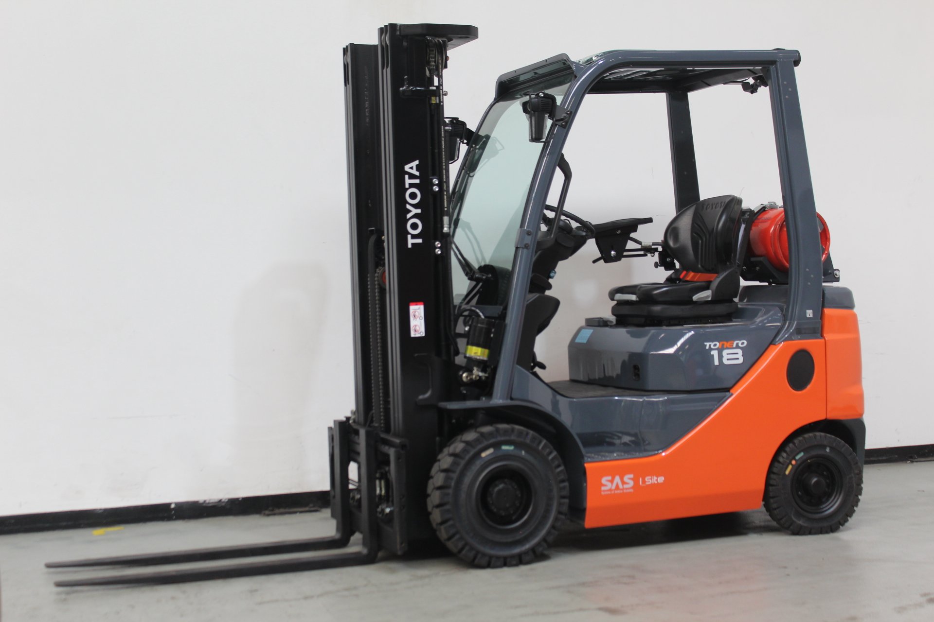 Treibgasstapler Toyota 02-8FGF18 (BJ: 2023)