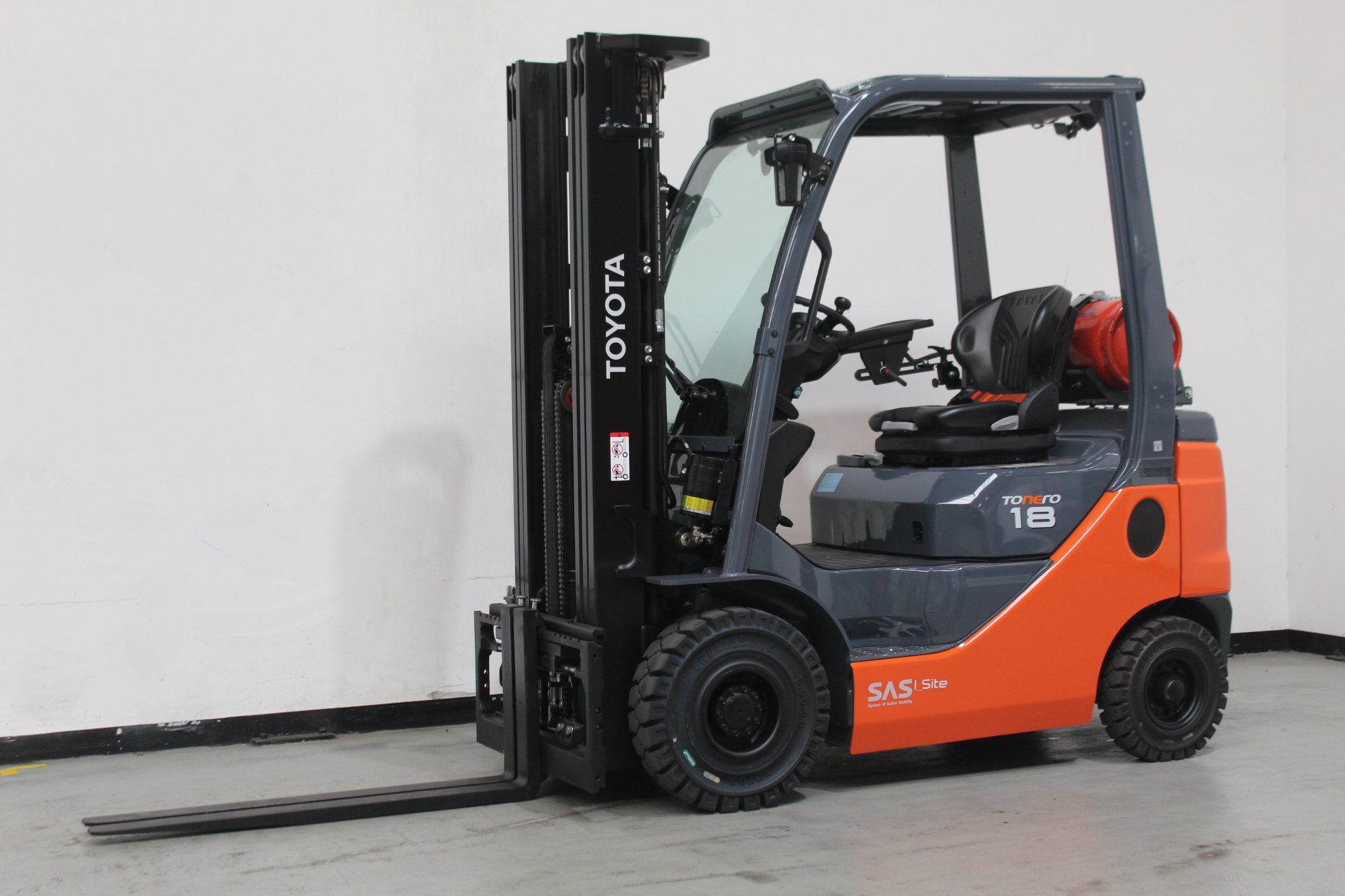 Treibgasstapler Toyota 02-8FGF18 (BJ: 2023)