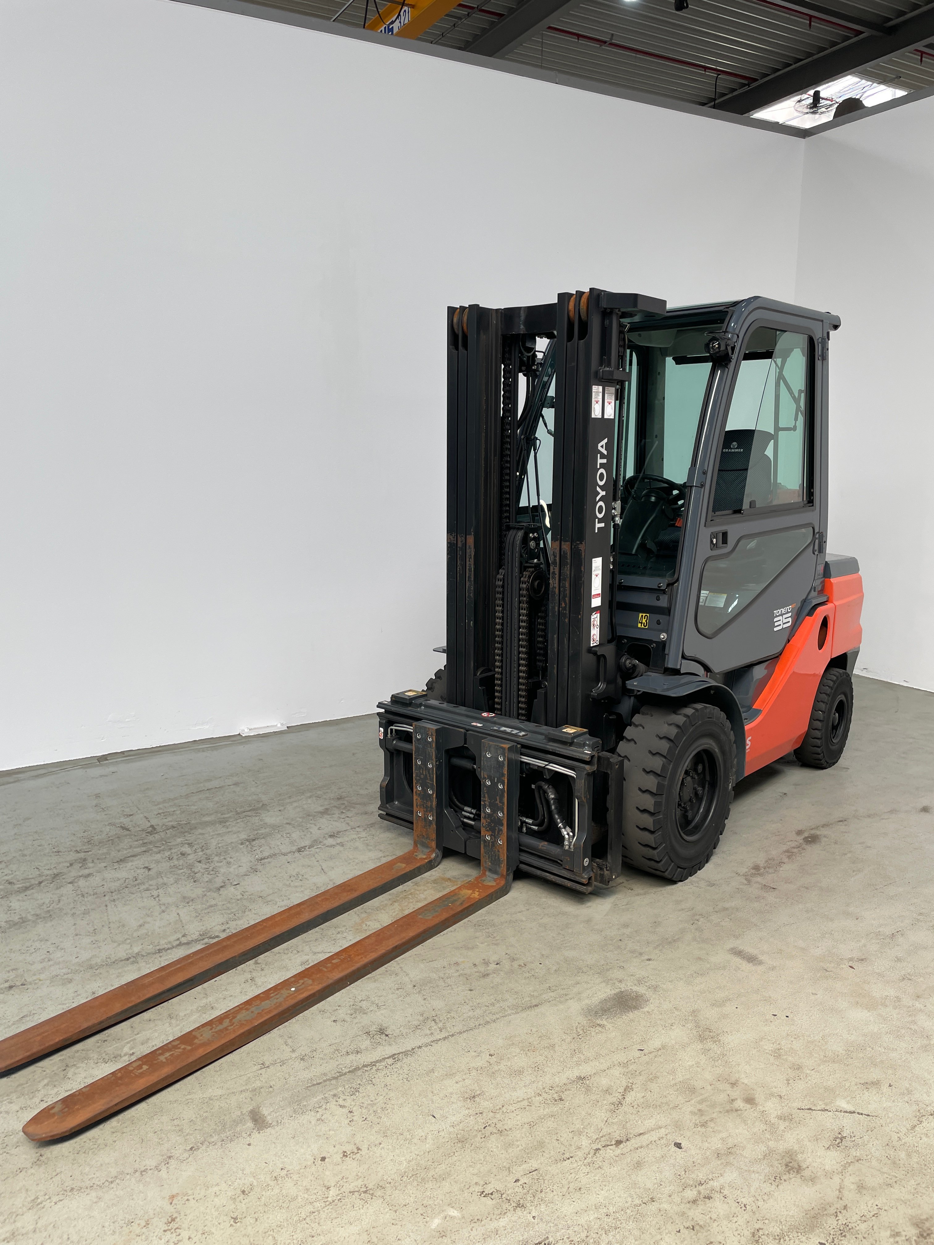 Treibgasstapler Toyota 06-8FGJ35F (BJ: 2023)