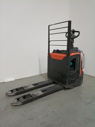 Elektrischer Niederhubwagen Toyota LPE200 (BJ: 2022)