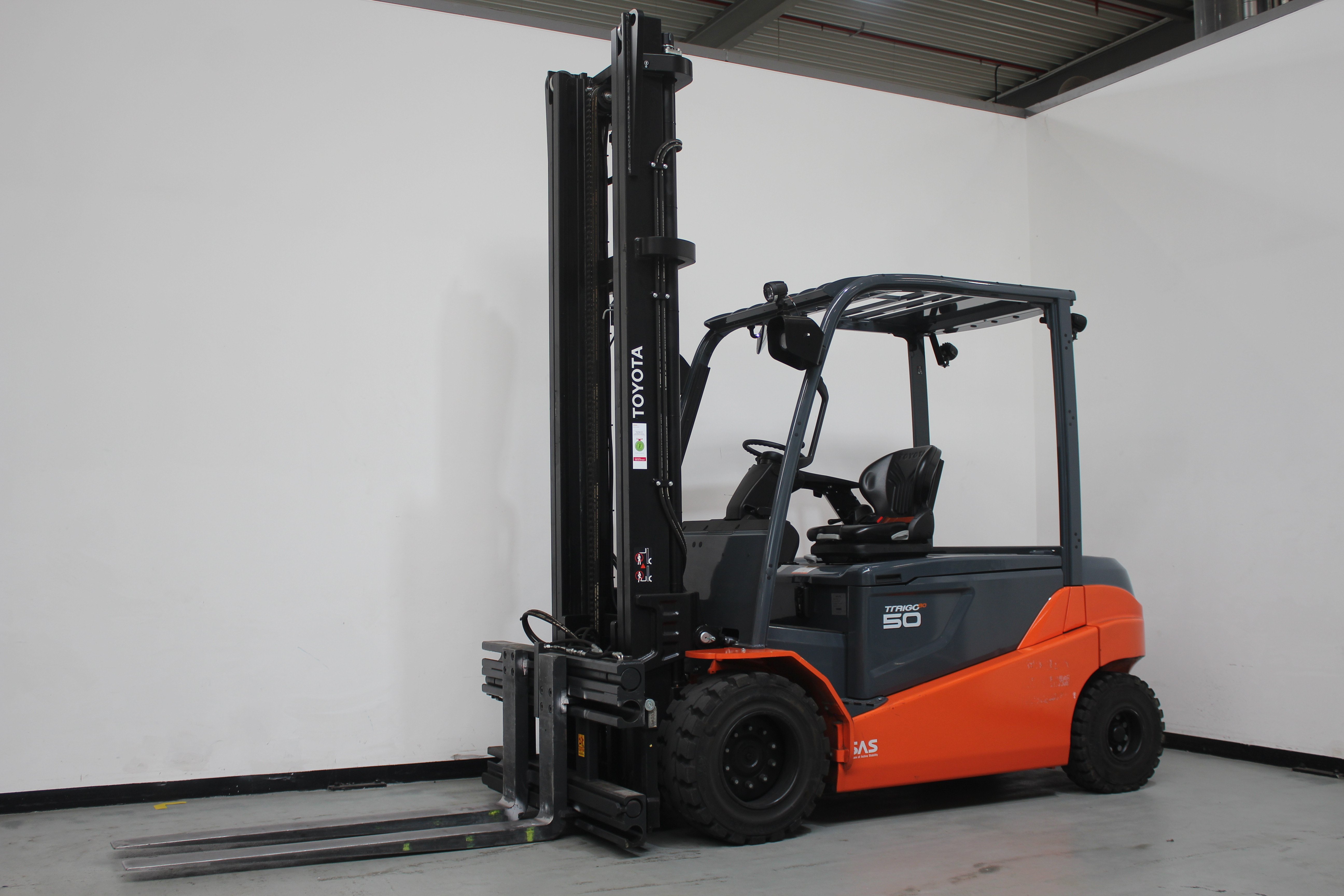 Elektro 4 Rad-Stapler Toyota 8FBMT50 (BJ: 2023)