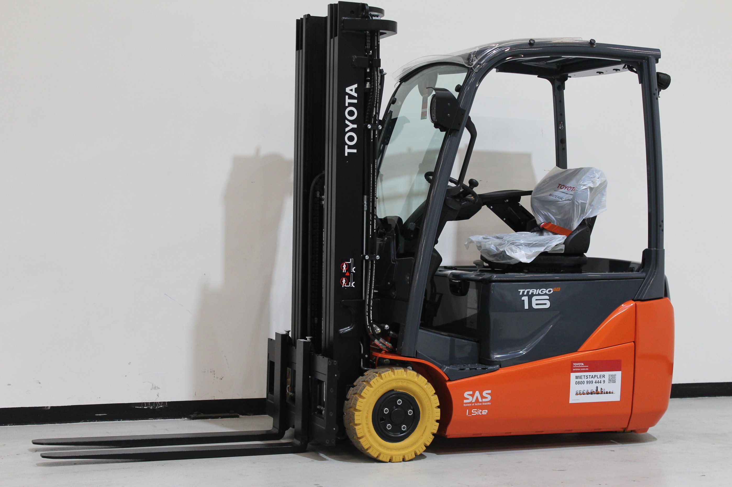 Elektro 3 Rad-Stapler Toyota 8FBE16T (BJ: 2023)
