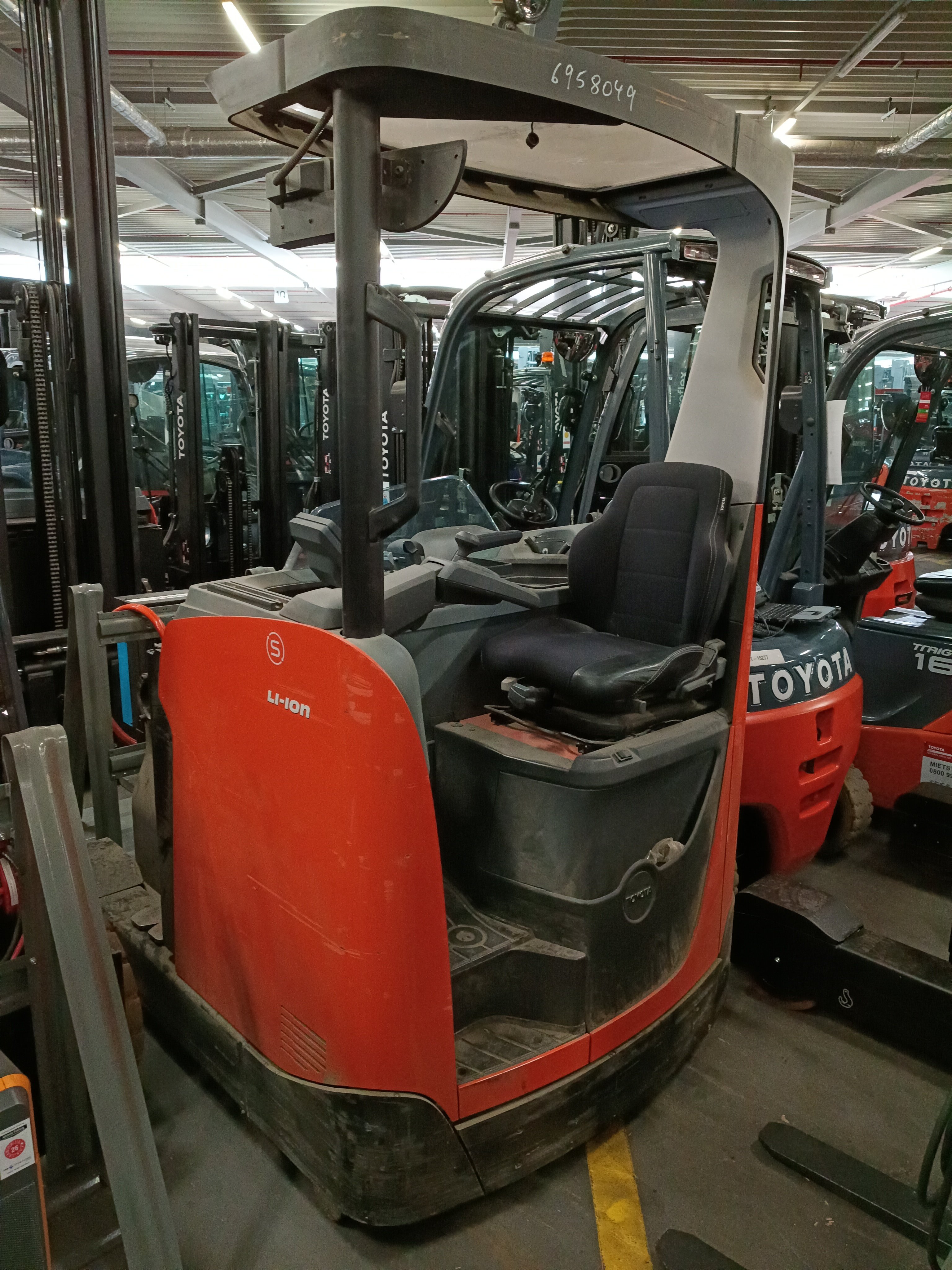 Schubmaststapler Toyota RRE140H (BJ: 2023)