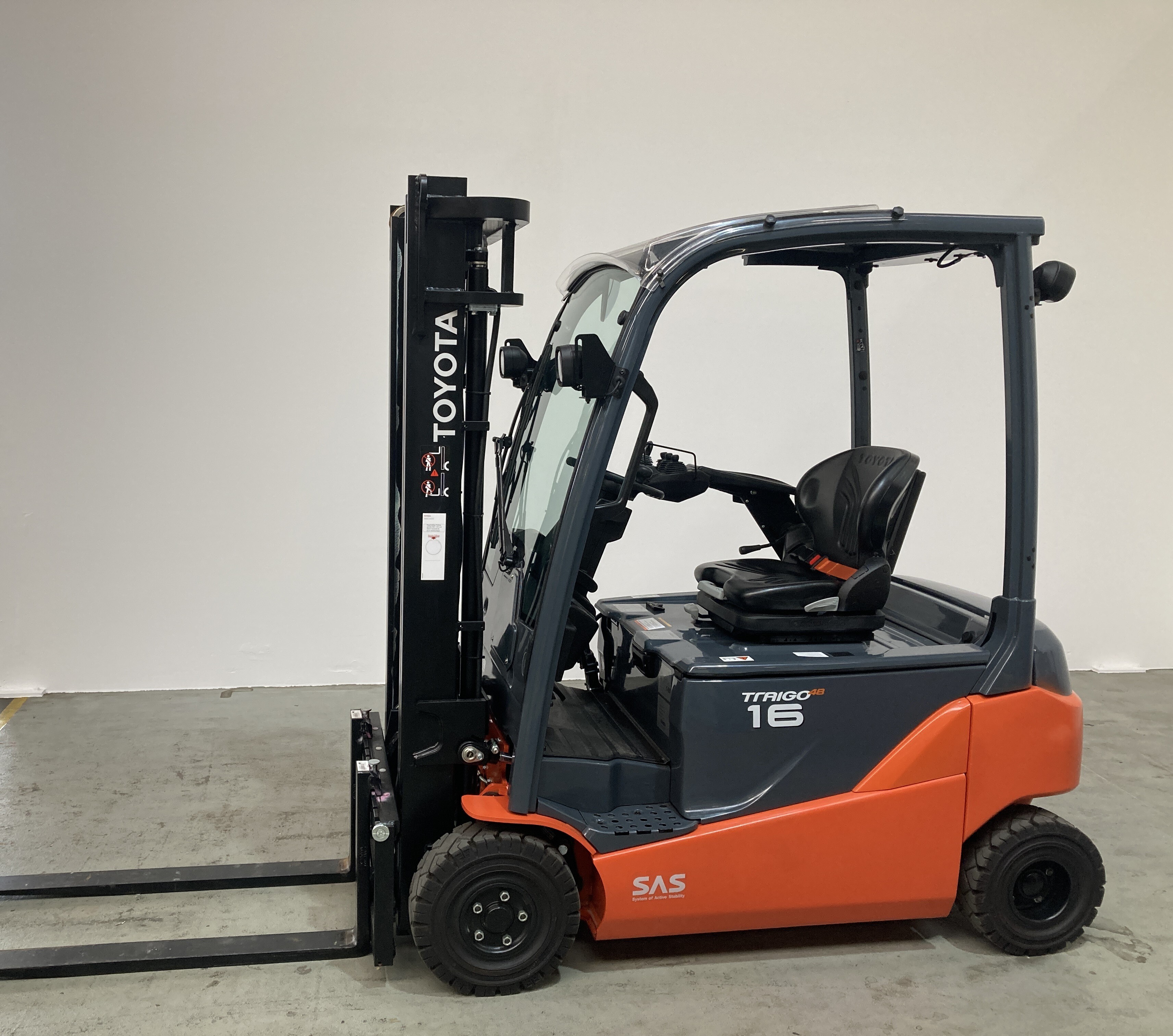 Elektro 4 Rad-Stapler Toyota 8FBM16T (BJ: 2023)