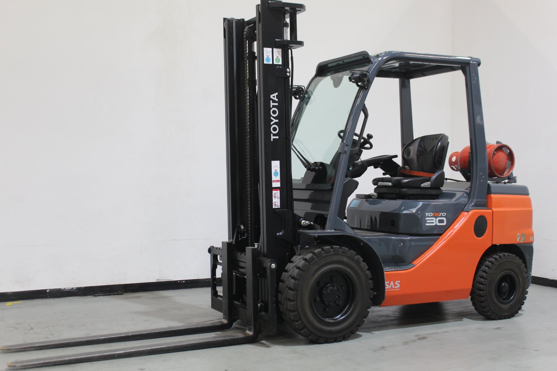 Treibgasstapler Toyota 02-8FGF30 (BJ: 2023)