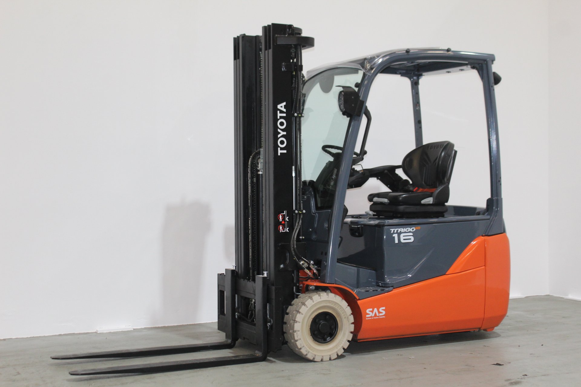 Elektro 3 Rad-Stapler Toyota 8FBE16T (BJ: 2023)