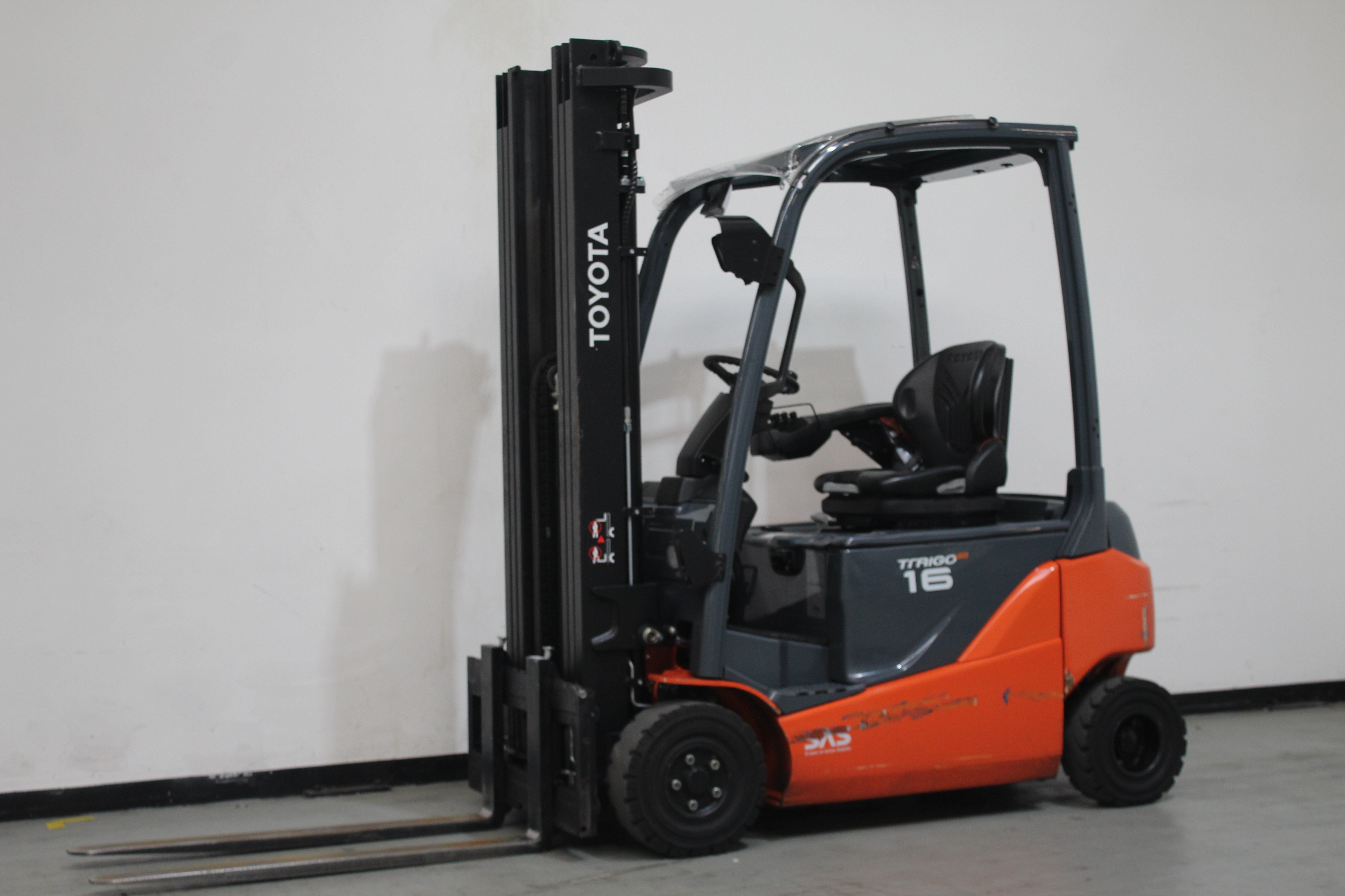 Elektro 4 Rad-Stapler Toyota 8FBMK16T (BJ: 2023)