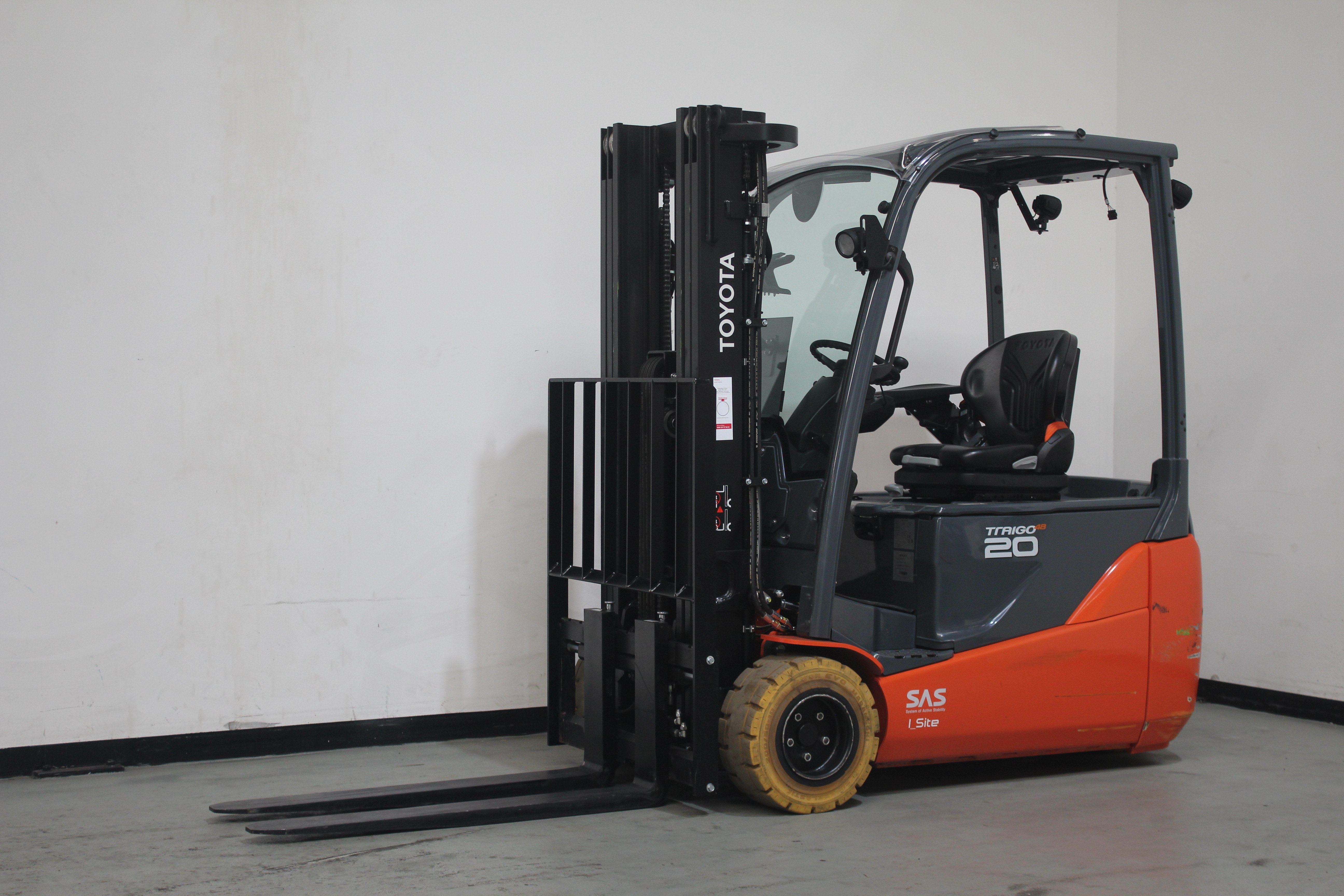Elektro 3 Rad-Stapler Toyota 8FBE20T (BJ: 2023)
