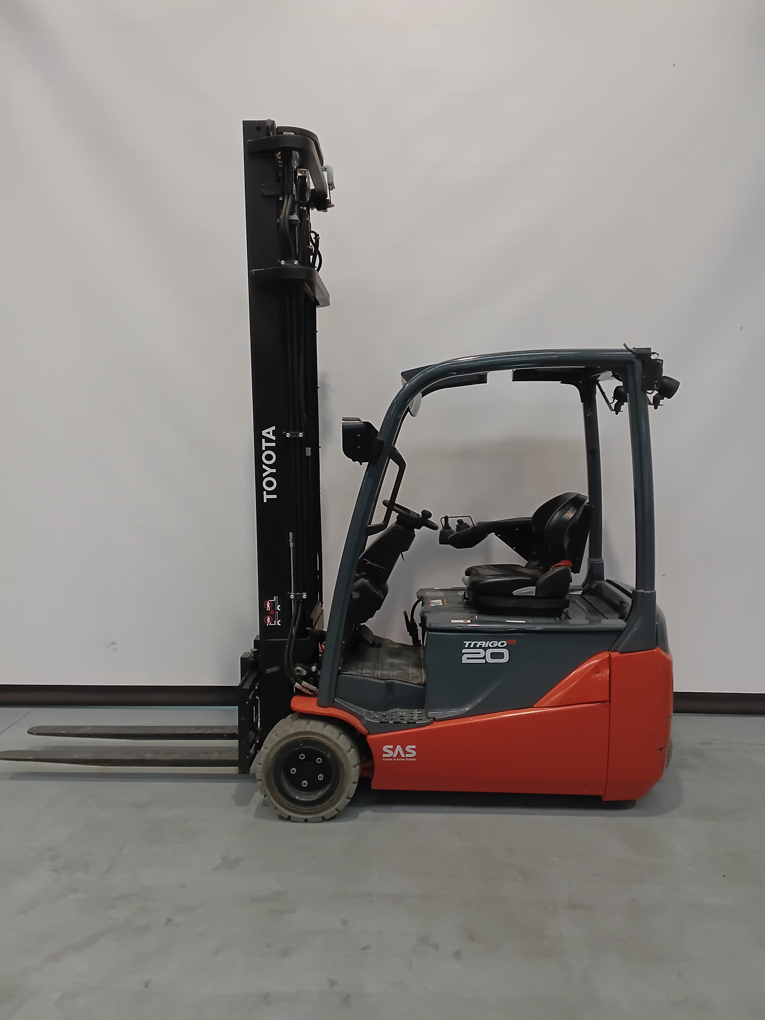 Elektro 3 Rad-Stapler Toyota 8FBE20T (BJ: 2023)