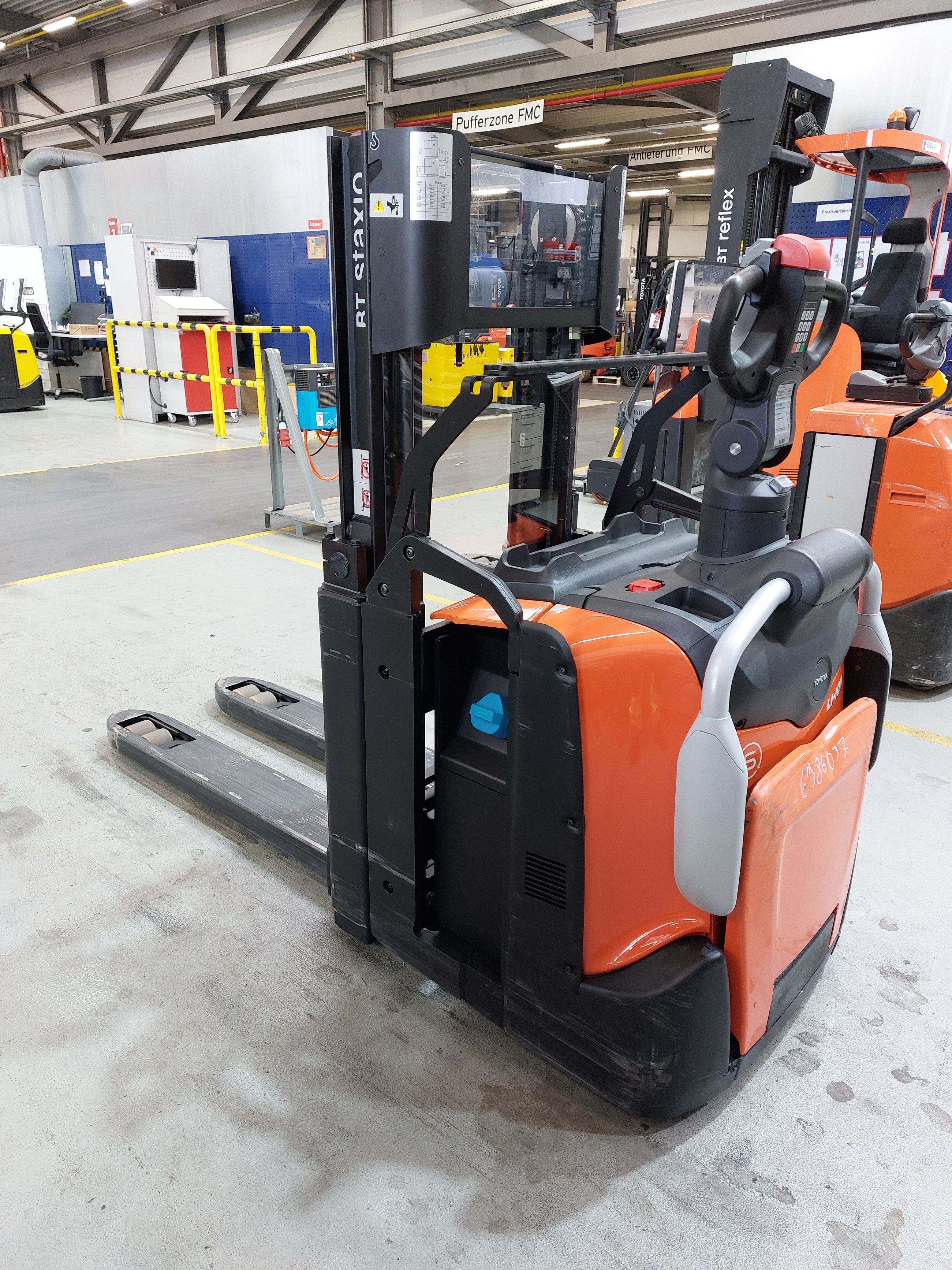 Elektrischer Hochhubwagen Toyota SPE200D (BJ: 2023)