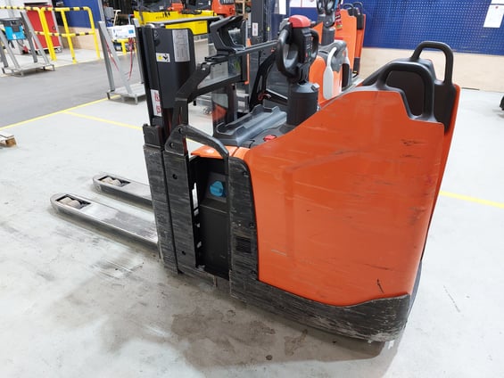 Elektrischer Hochhubwagen Toyota SPE200D (BJ: 2024)