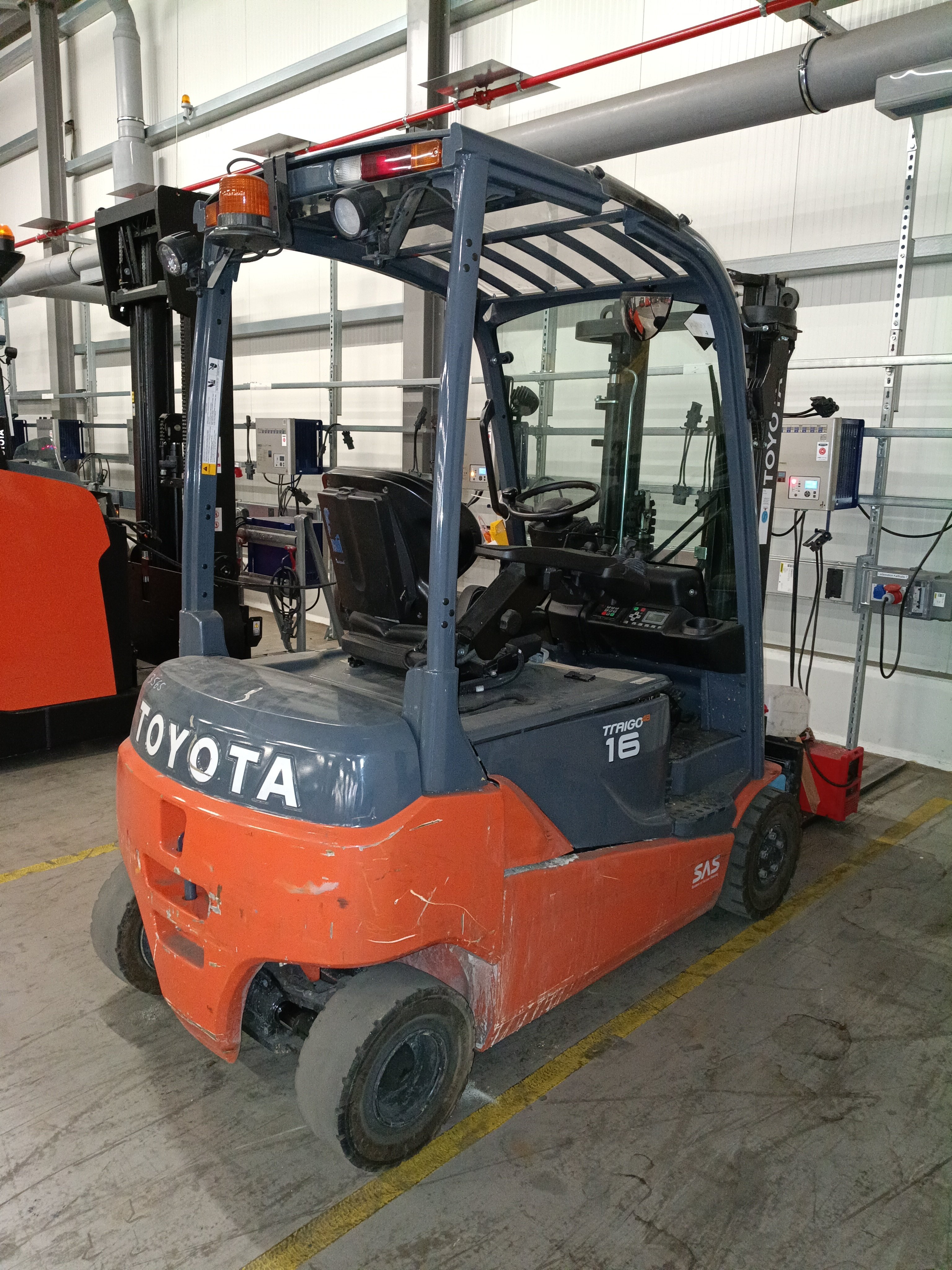 Elektro 4 Rad-Stapler Toyota 8FBM16T (BJ: 2023)