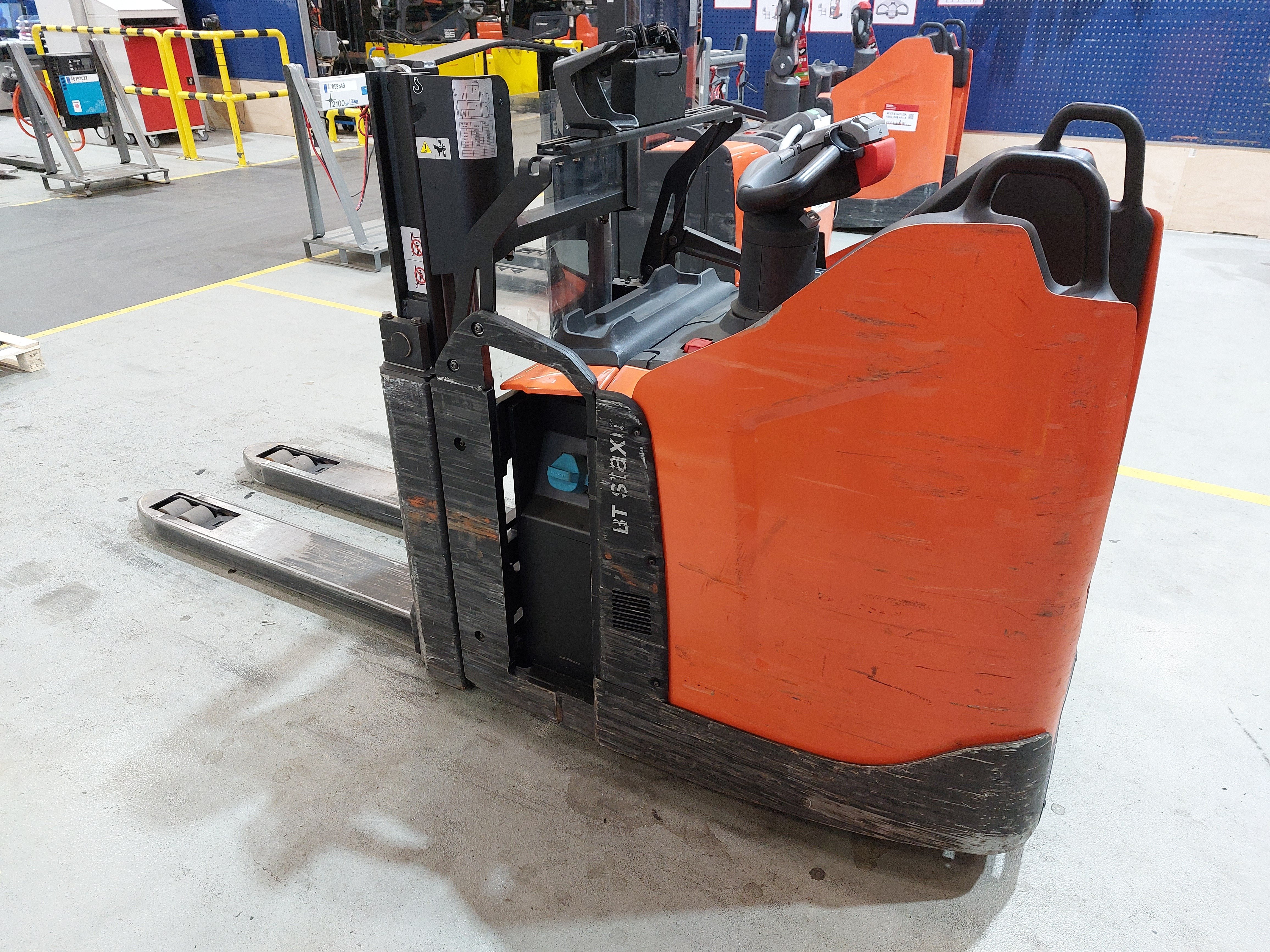 Elektrischer Hochhubwagen Toyota SPE200D (BJ: 2024)