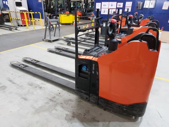 Elektrischer Niederhubwagen Toyota LPE250 (BJ: 2023)