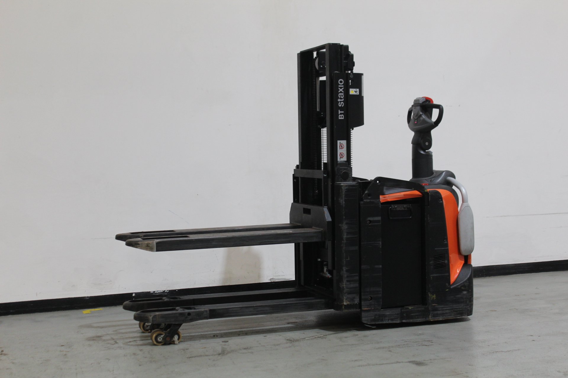 Elektrischer Hochhubwagen Toyota SPE200D (BJ: 2023)