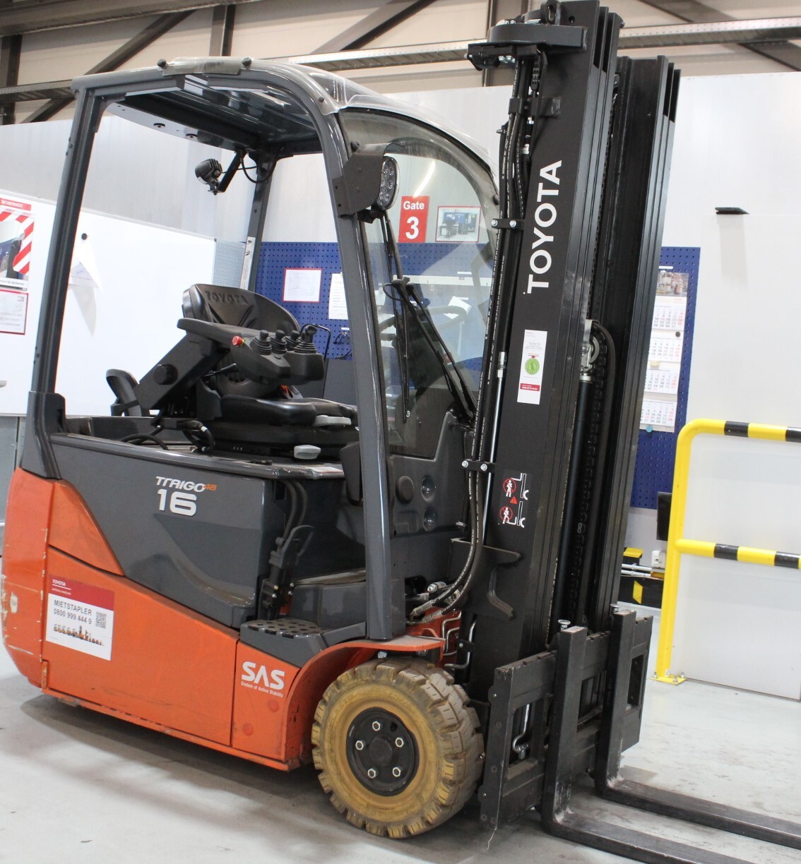 Elektro 3 Rad-Stapler Toyota 8FBE16T (BJ: 2023)