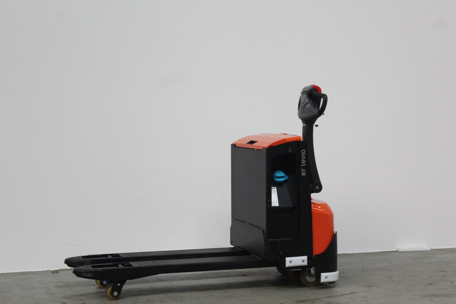 Elektrischer Niederhubwagen Toyota LWE200 (BJ: 2023)