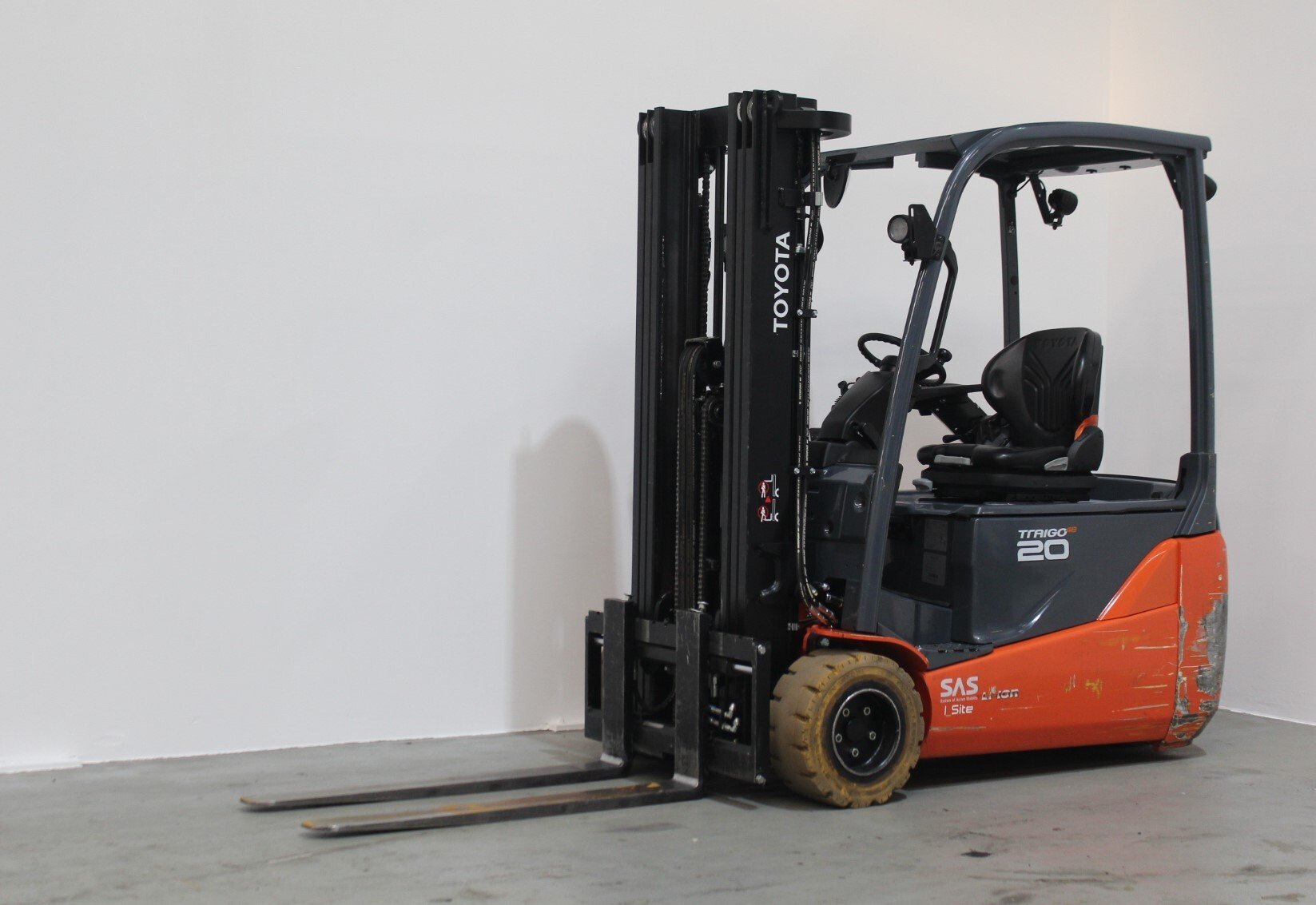 Elektro 3 Rad-Stapler Toyota 8FBE20T (BJ: 2023)