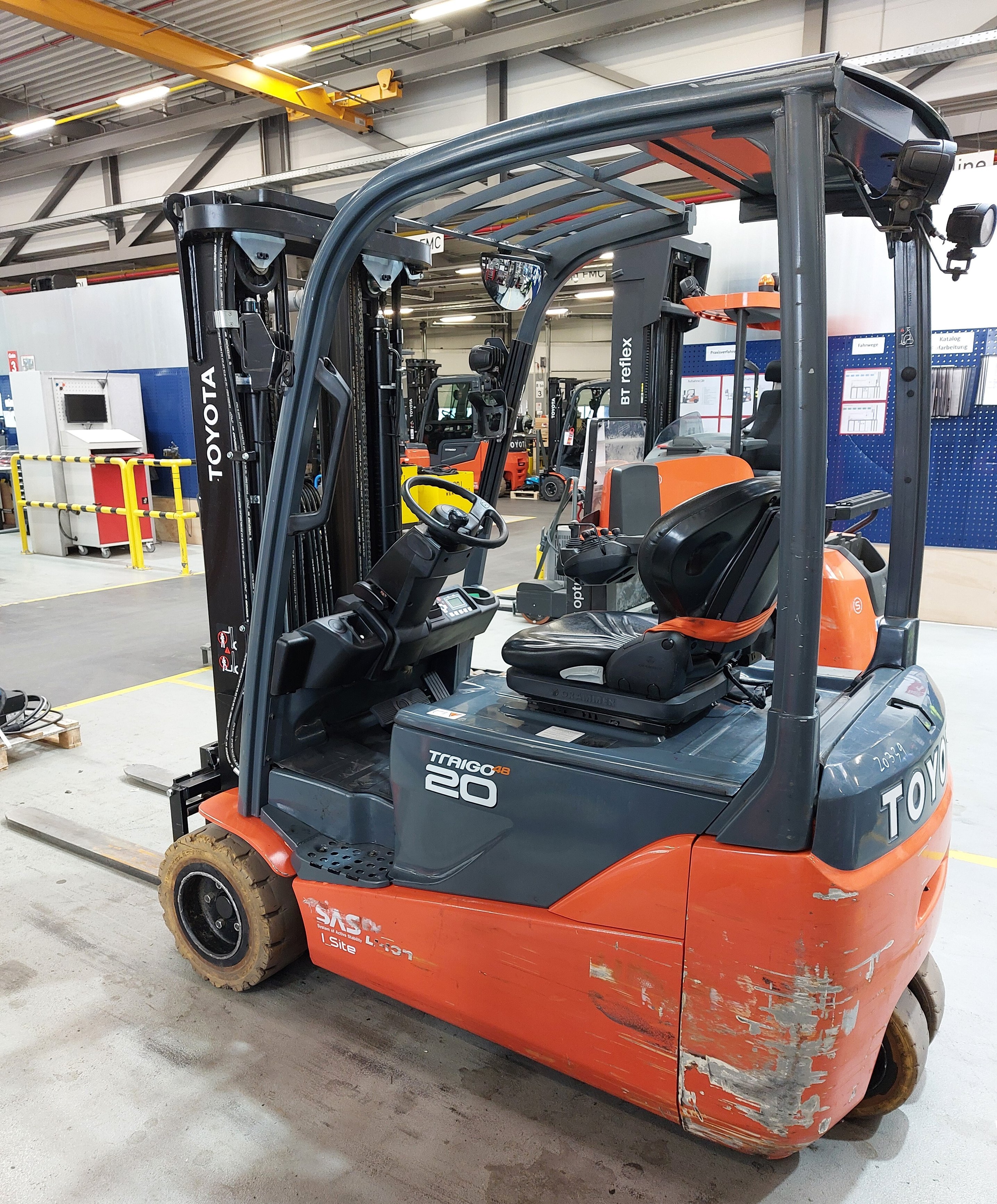 Elektro 3 Rad-Stapler Toyota 8FBE20T (BJ: 2023)