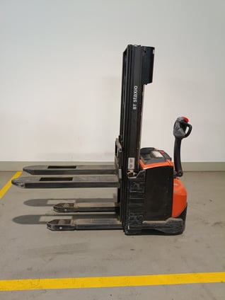 Elektrischer Hochhubwagen Toyota SWE140 (BJ: 2023)