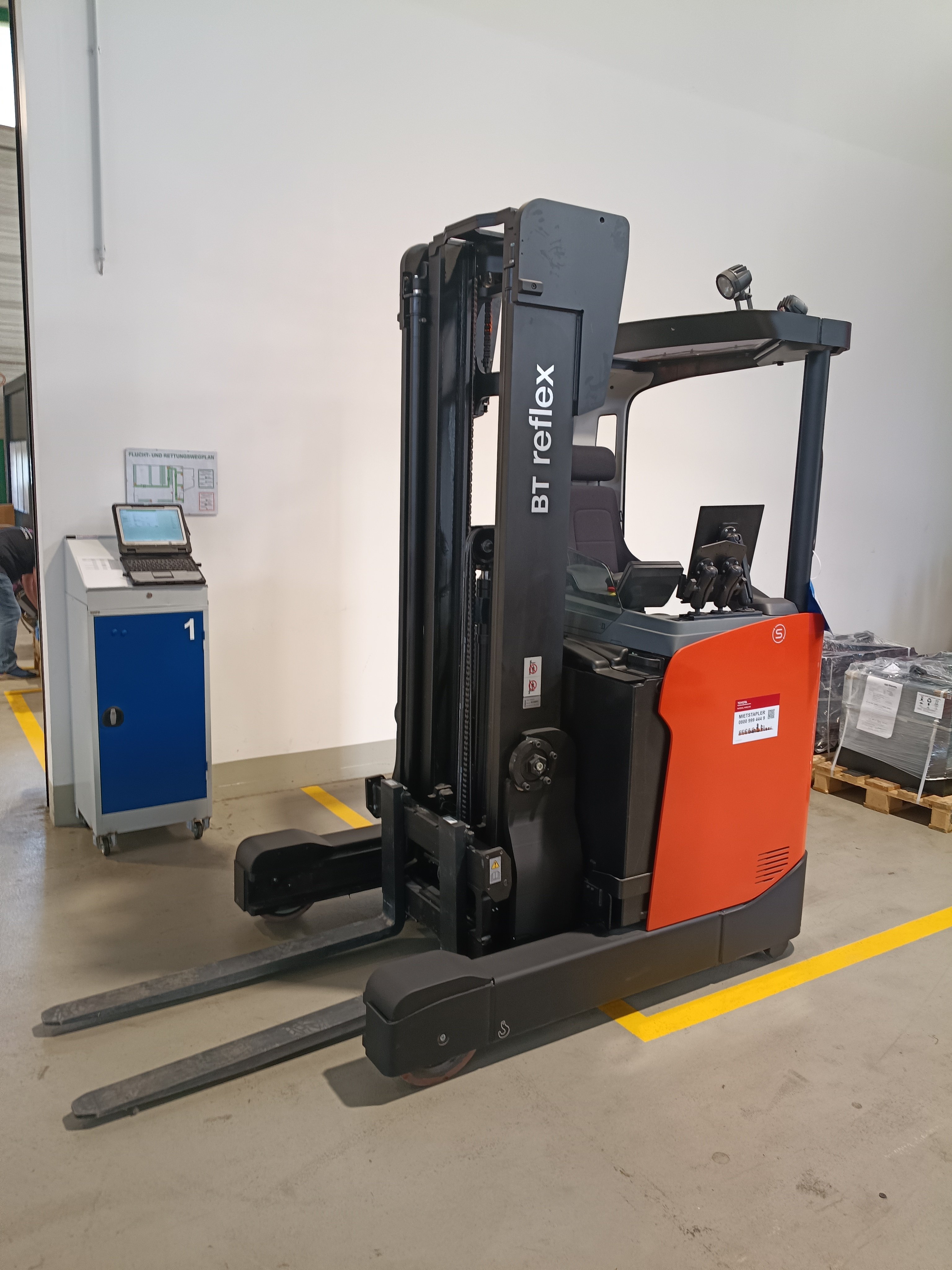 Schubmaststapler Toyota RRE160H (BJ: 2023)