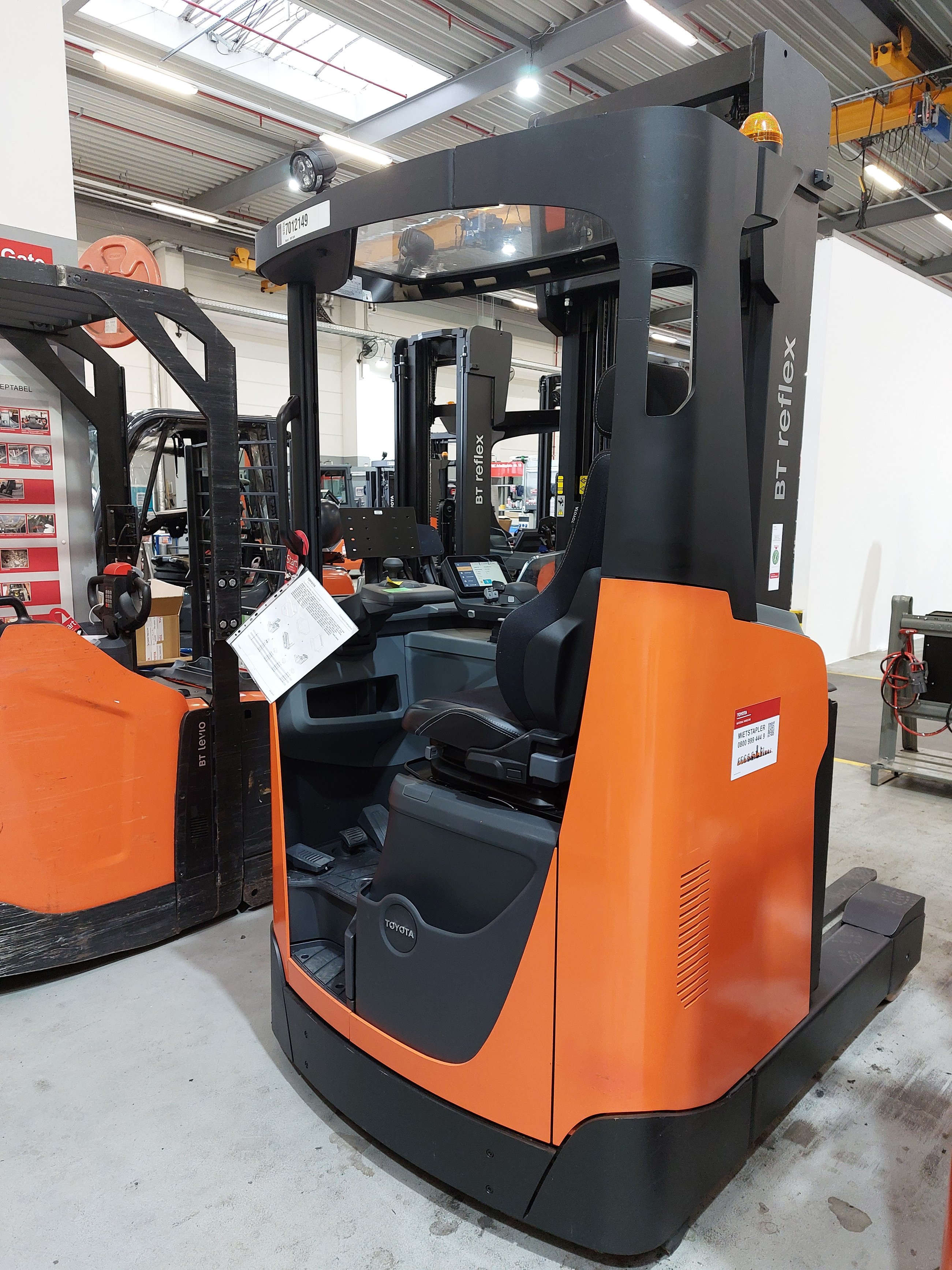 Schubmaststapler Toyota RRE160H (BJ: 2023)