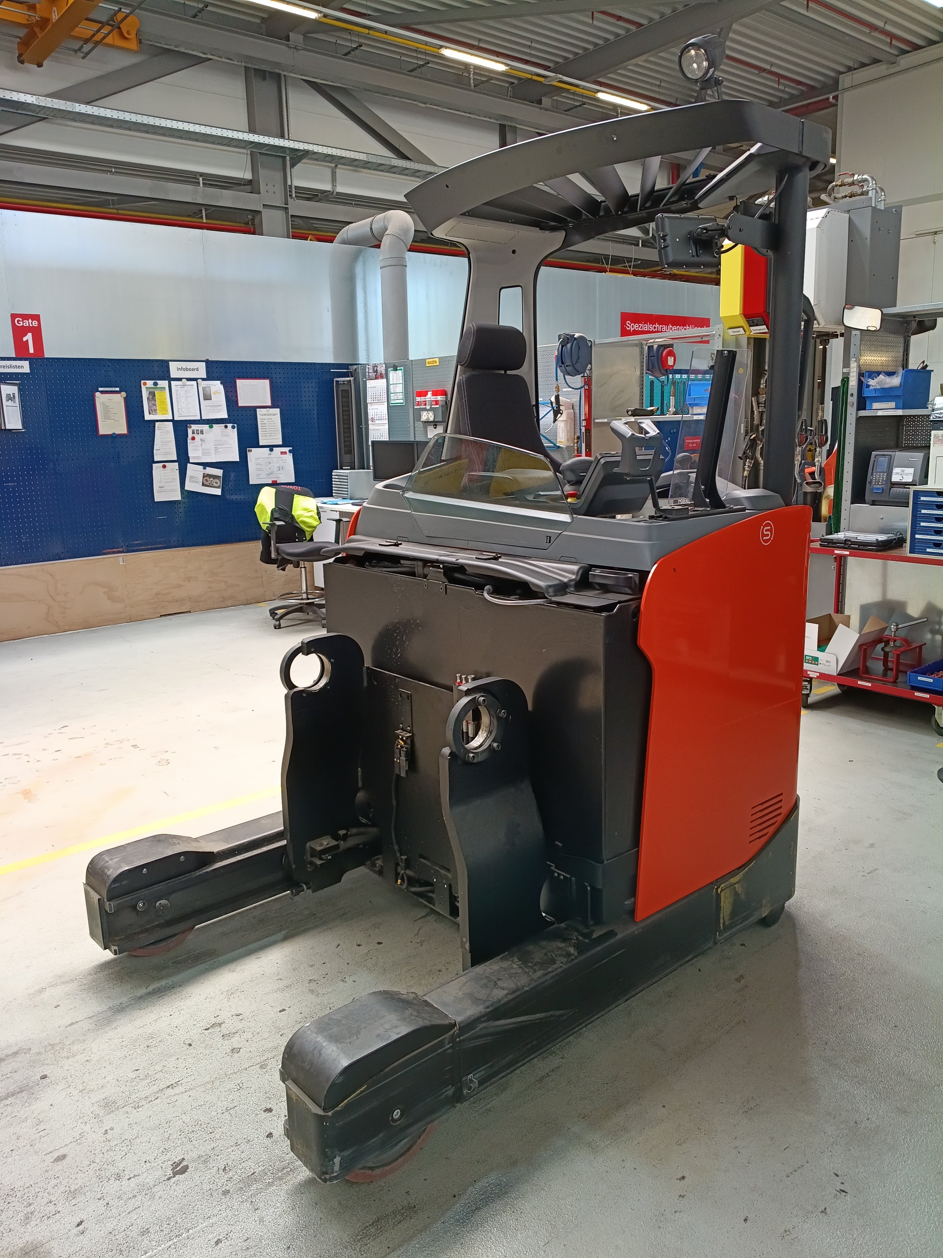 Schubmaststapler Toyota RRE160H (BJ: 2023)