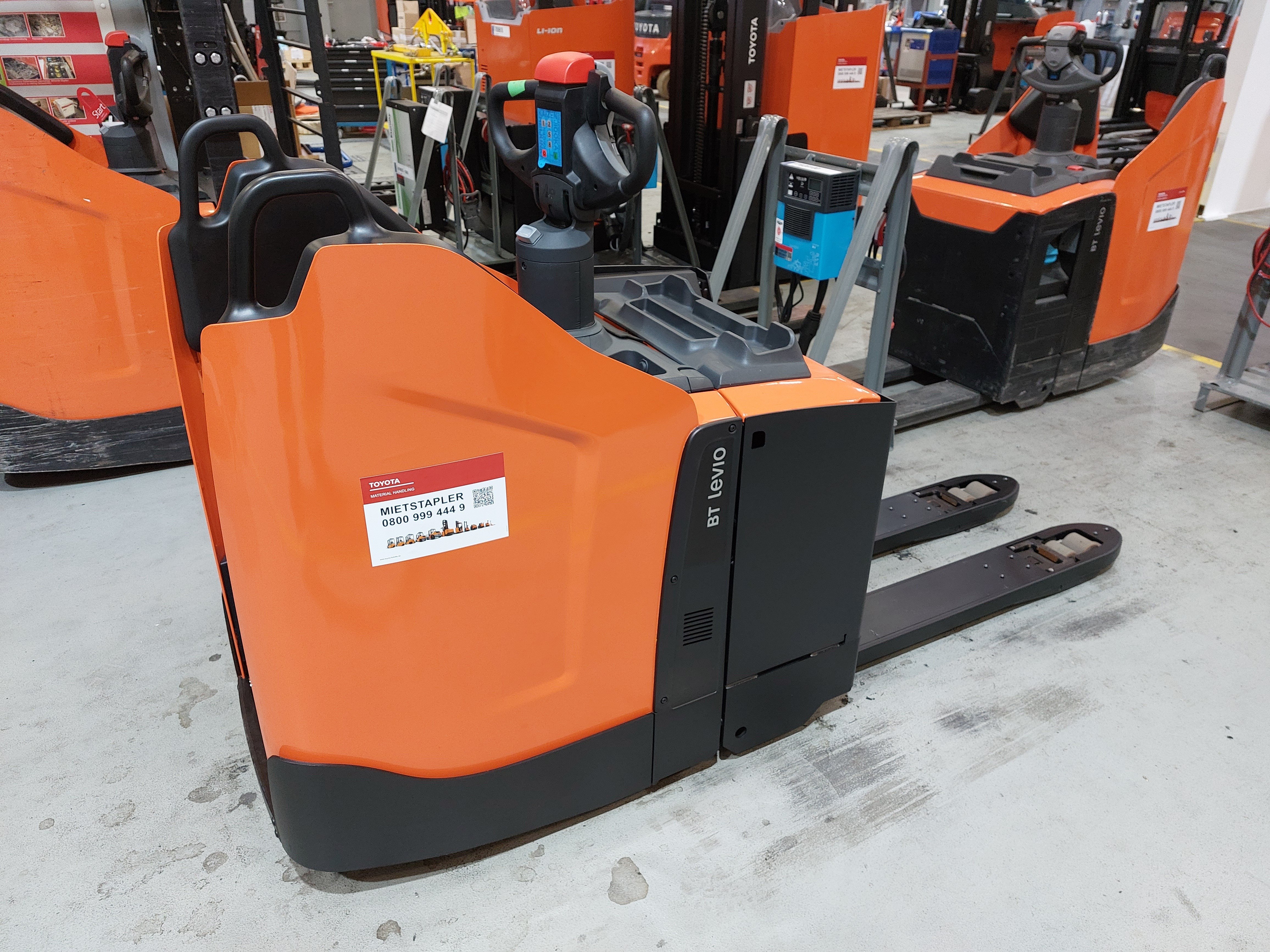 Elektrischer Niederhubwagen Toyota LPE220 (BJ: 2023)