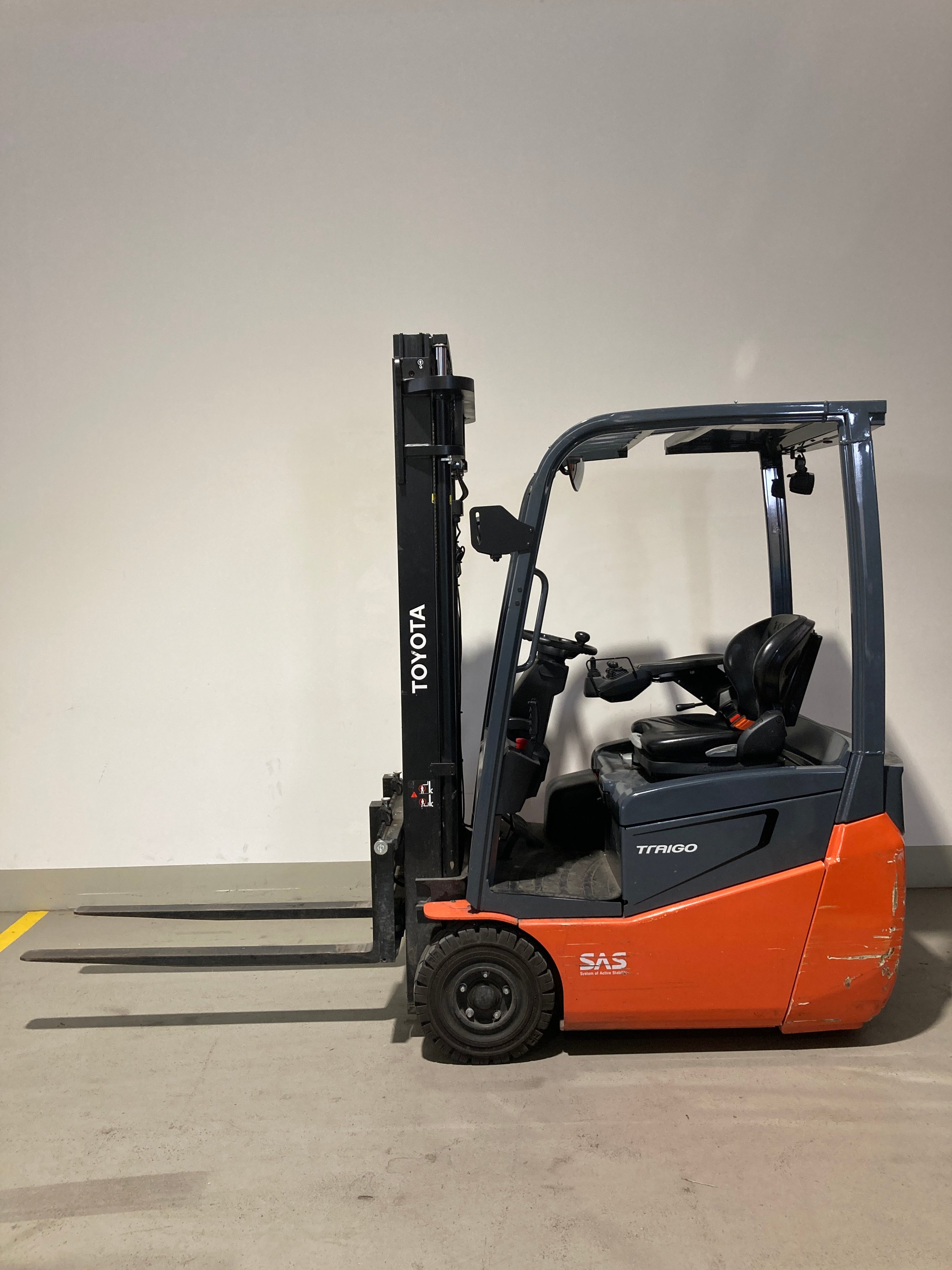 Elektro 3 Rad-Stapler Toyota 8FBES15T (BJ: 2024)