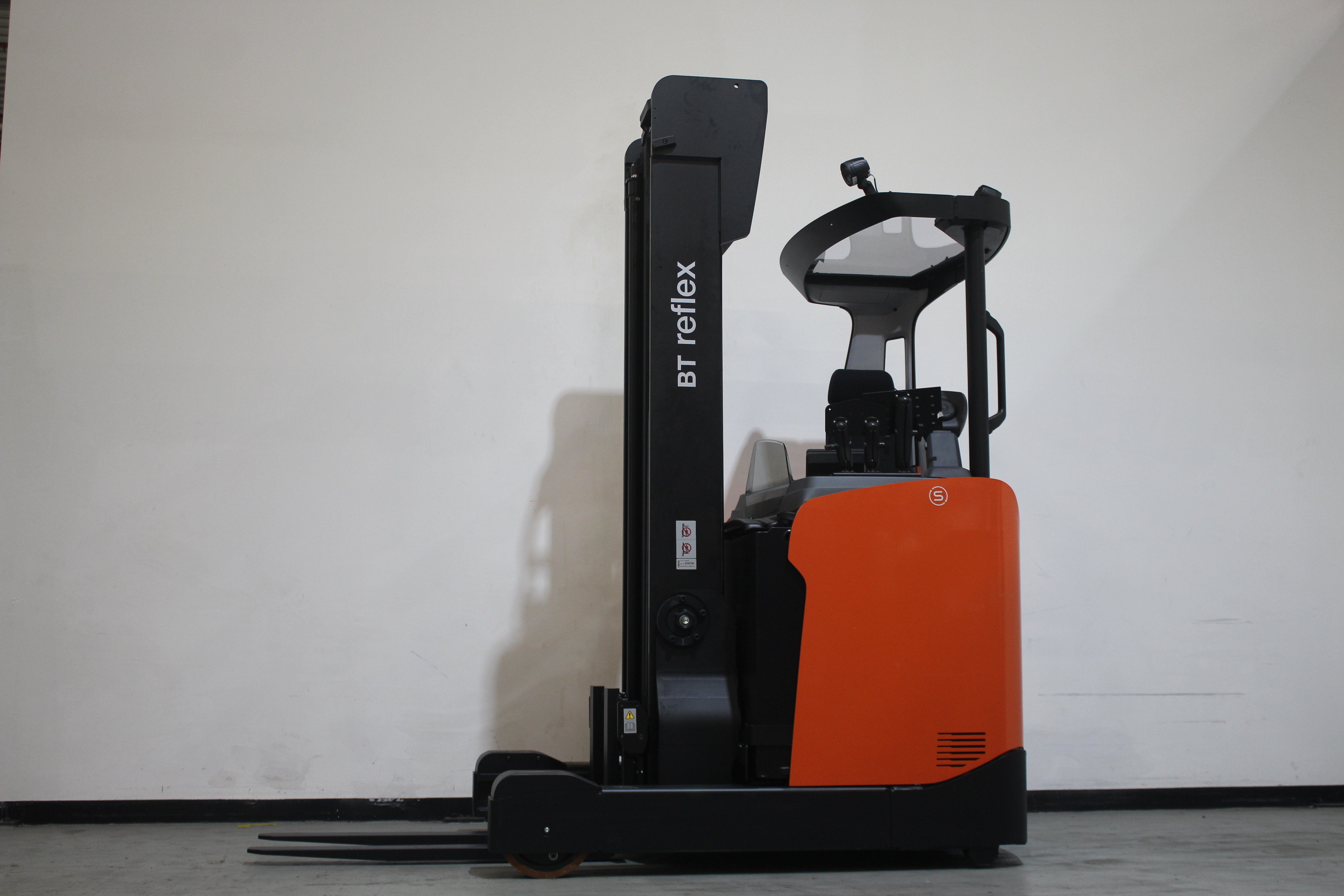 Schubmaststapler Toyota RRE160H (BJ: 2024)