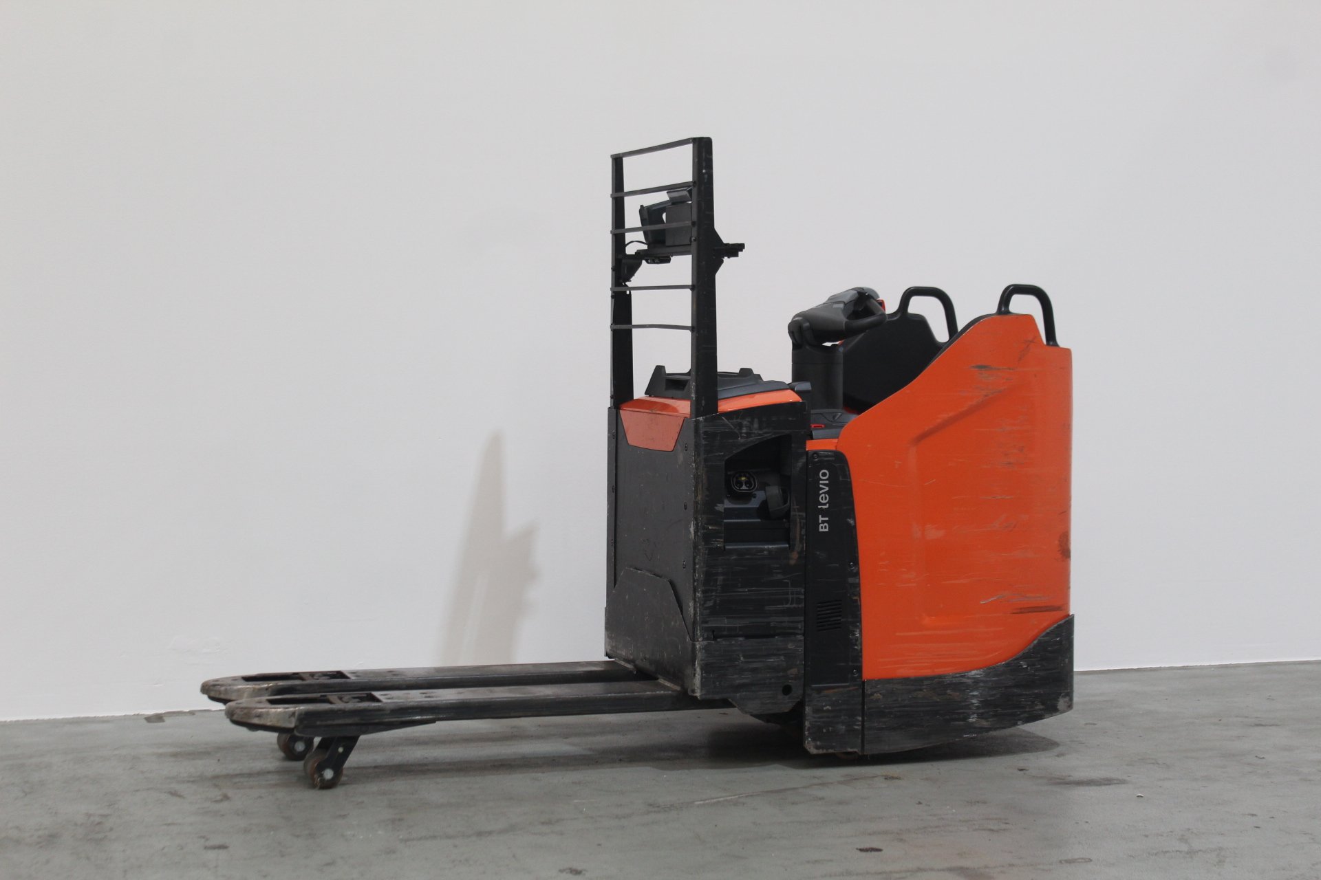 Elektrischer Niederhubwagen Toyota LPE200 (BJ: 2024)