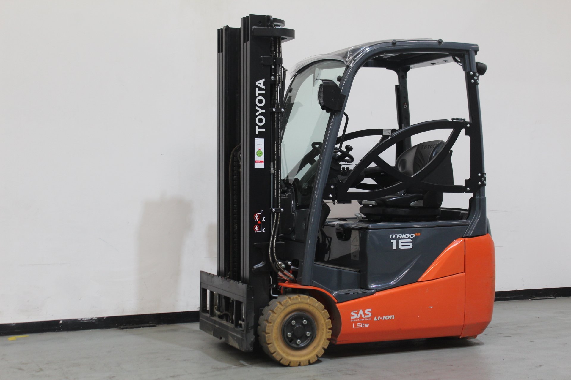 Elektro 3 Rad-Stapler Toyota 8FBEK16T (BJ: 2024)