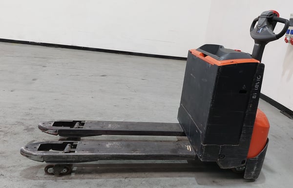 Elektrischer Niederhubwagen Toyota LWE200 (BJ: 2024)