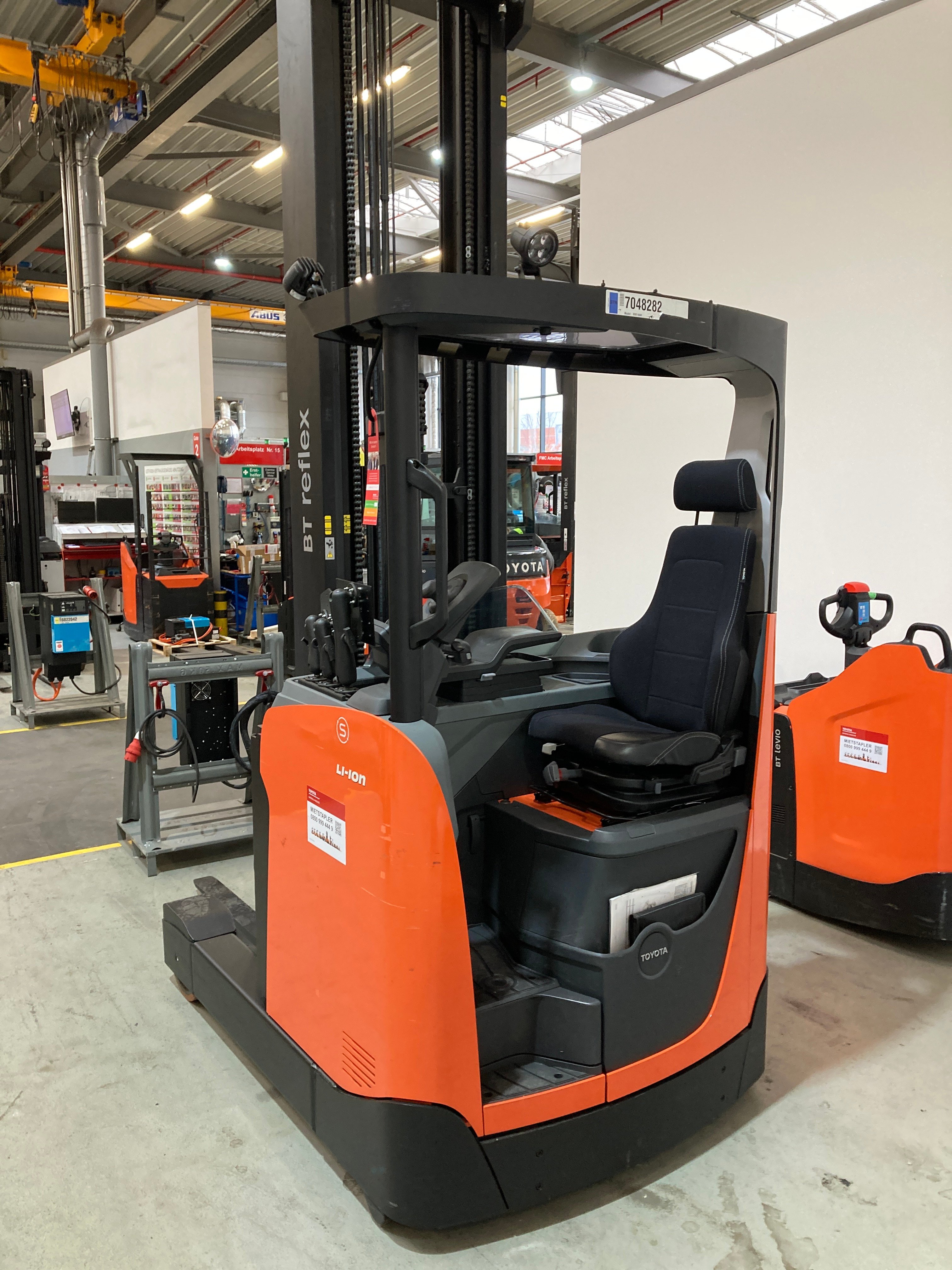 Schubmaststapler Toyota RRE160H (BJ: 2024)