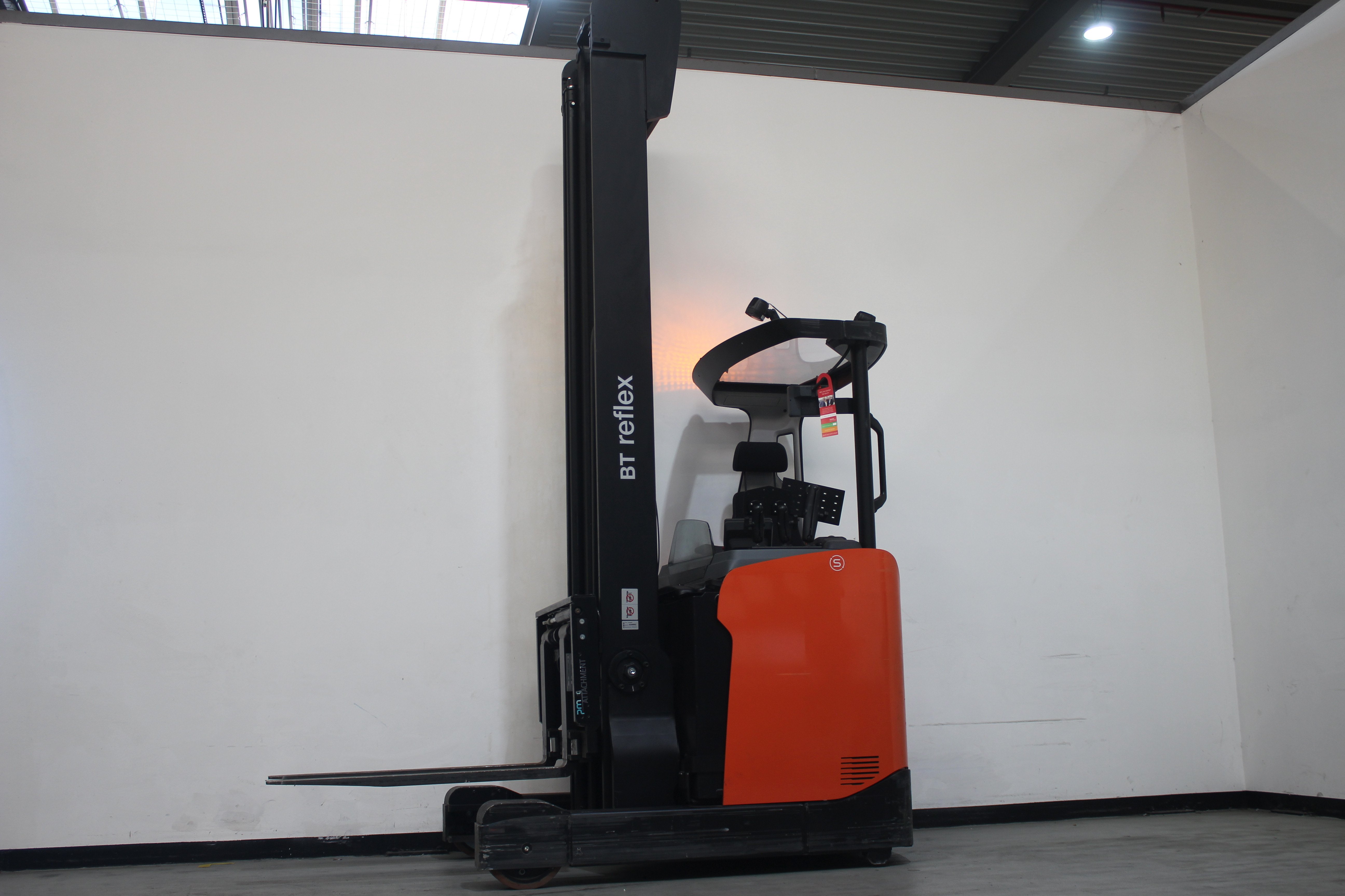 Schubmaststapler Toyota RRE160H (BJ: 2024)